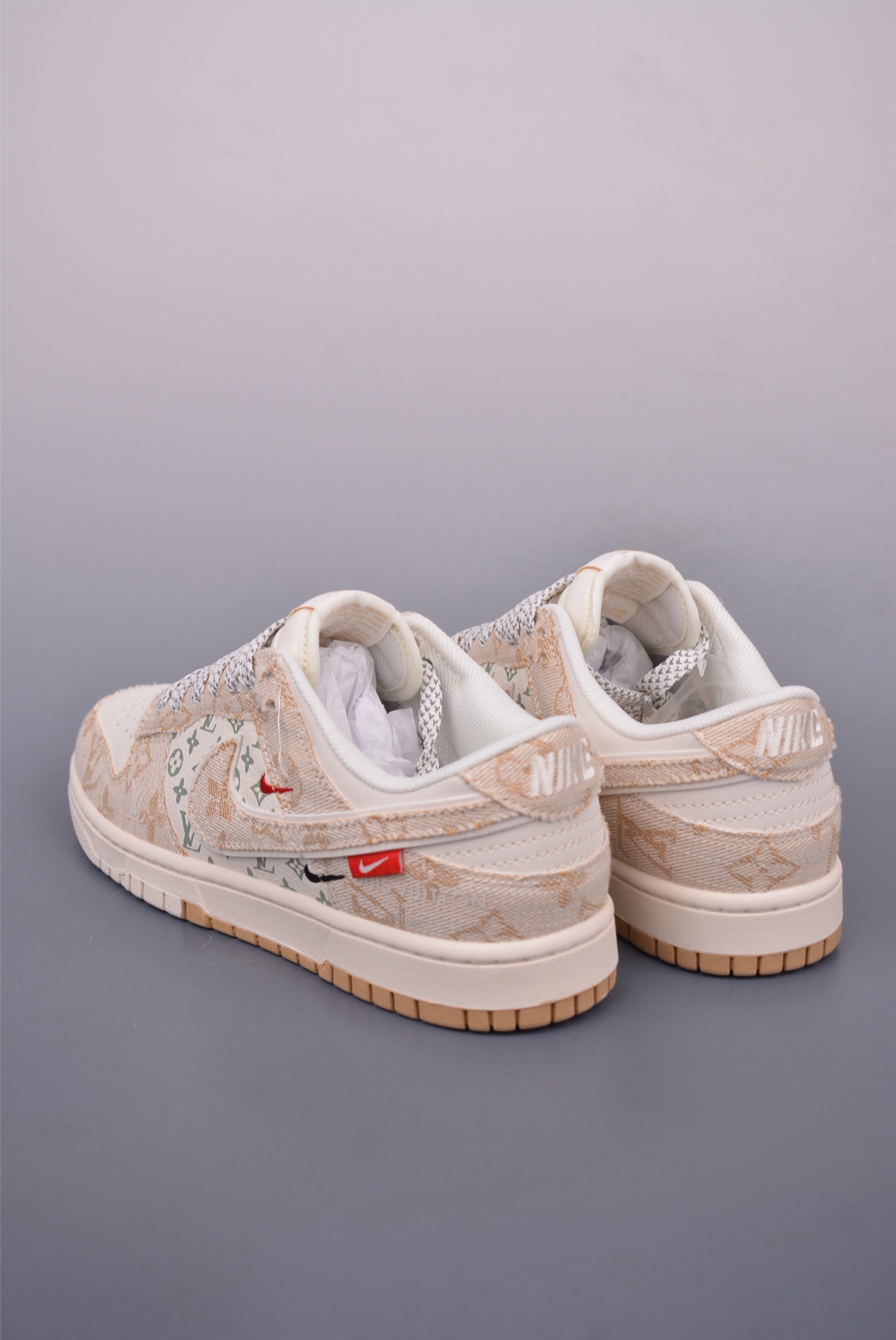Nike SB Dunk Low Louis Vuitton Custom Sneakers - Limited Edition 3 i1748304478836 5496 0 1