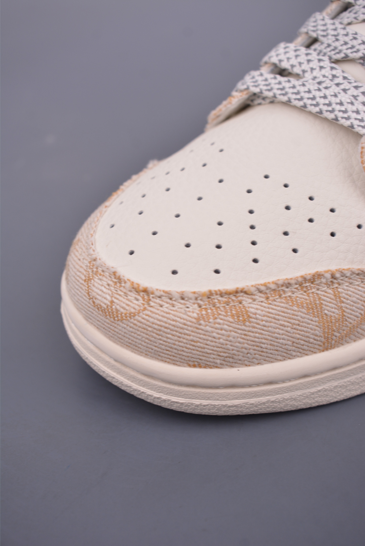 Nike SB Dunk Low Louis Vuitton Custom Sneakers - Limited Edition 7 i1748304478894 8678 0 5