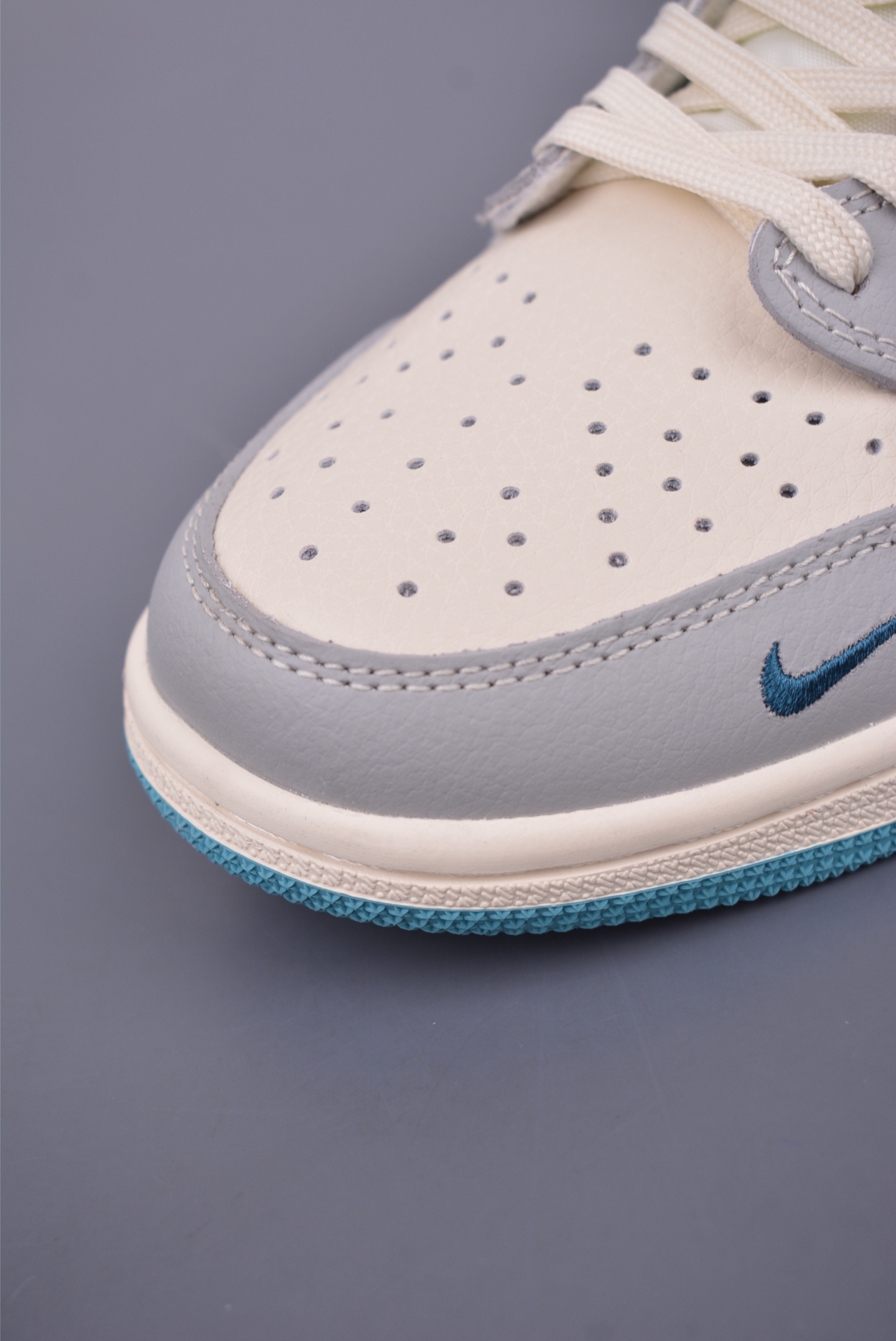 Fragment Design x Travis Scott x Air Jordan 1 Low Collab Sneakers 6 i1748304593019 7527 0 5