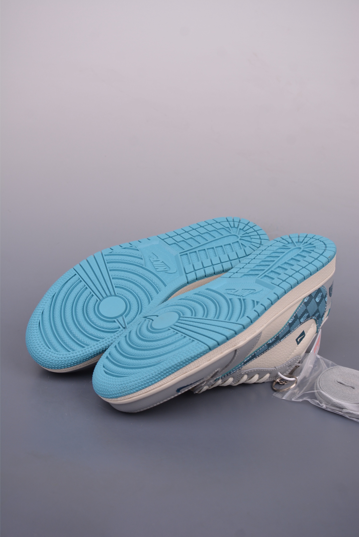 Fragment Design x Travis Scott x Air Jordan 1 Low Collab Sneakers 3 i1748304593021 7404 0 2