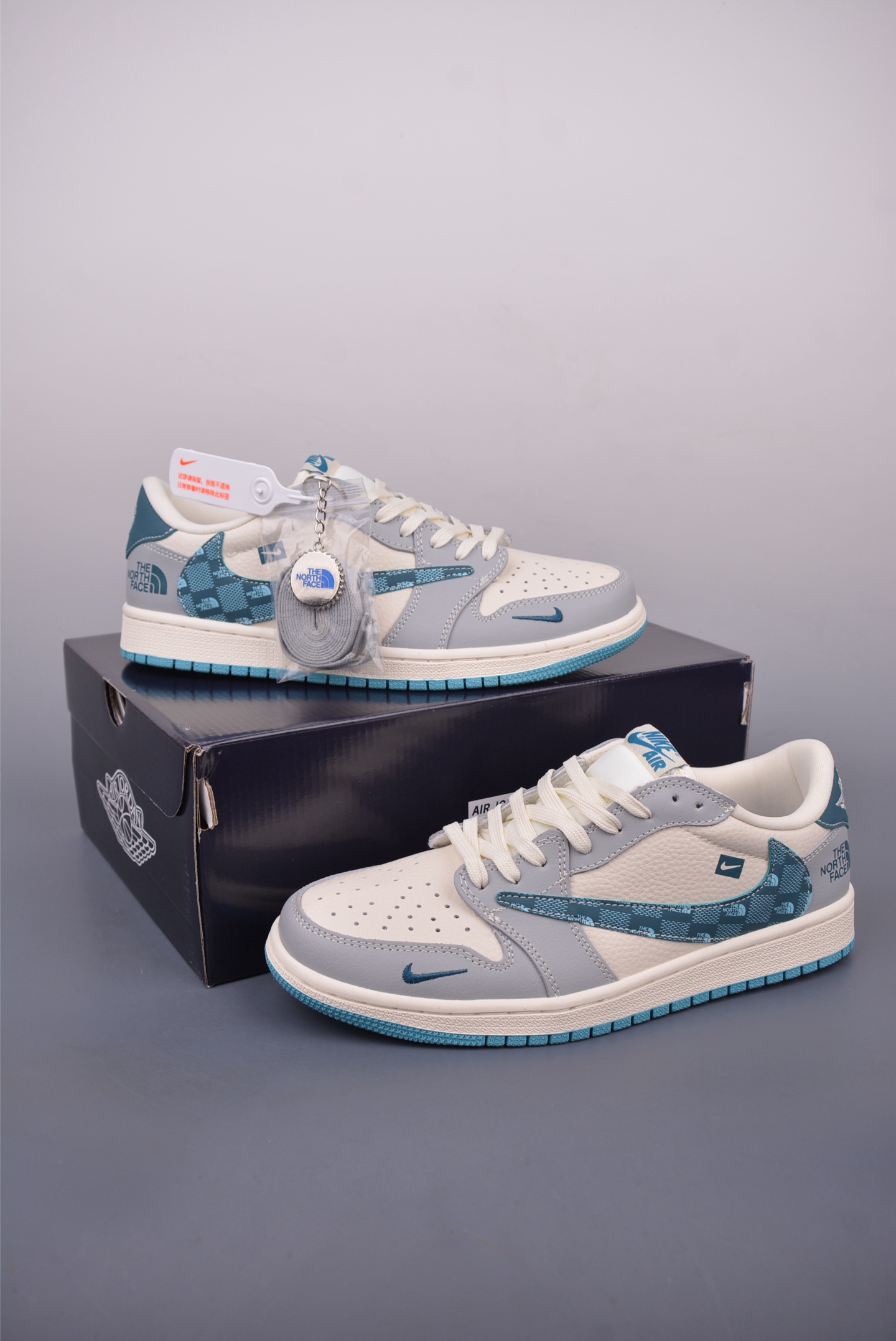 Fragment Design x Travis Scott x Air Jordan 1 Low Collab Sneakers 5 i1748304593085 8480 0 4