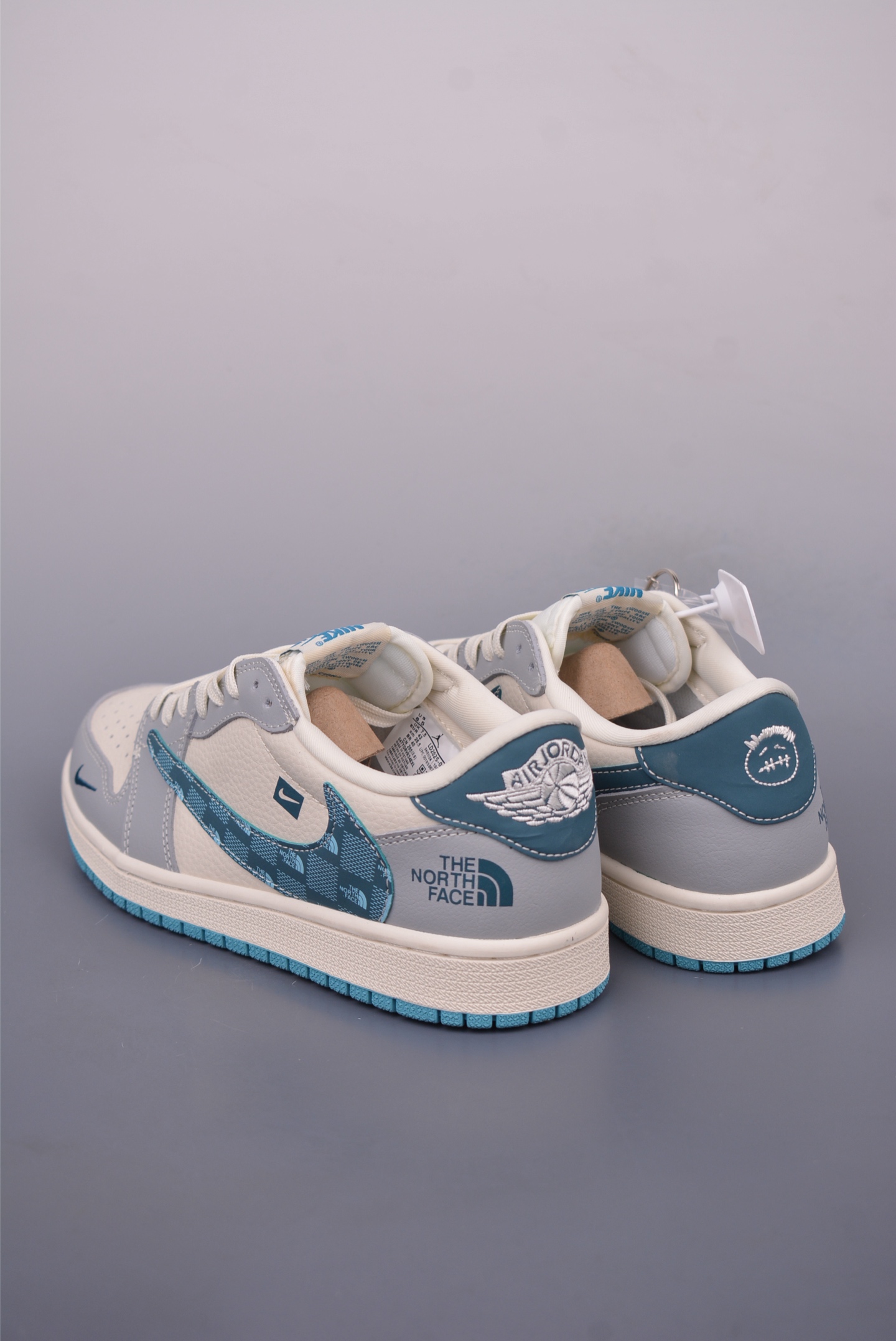 Fragment Design x Travis Scott x Air Jordan 1 Low Collab Sneakers 2 i1748304594404 3175 0 1