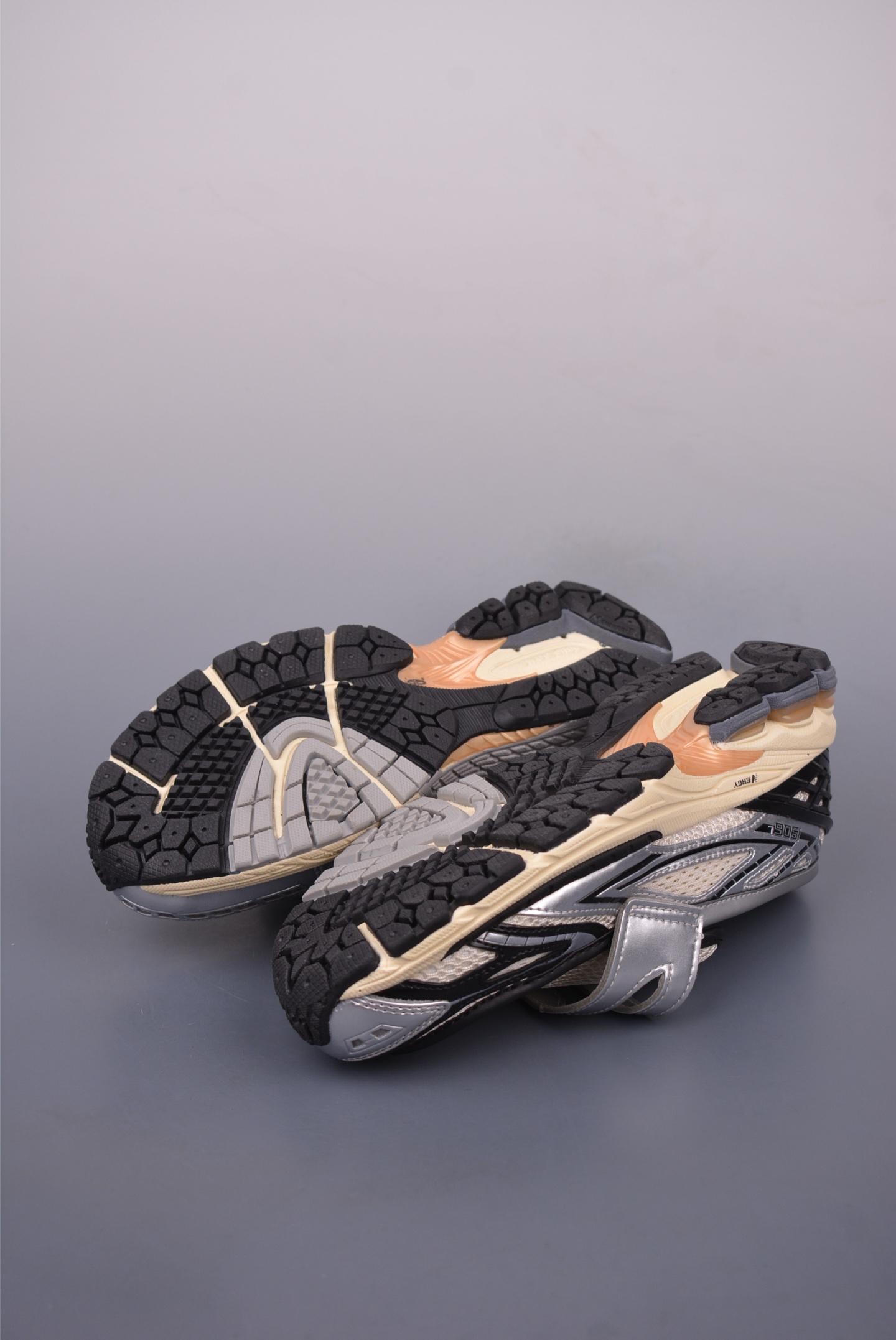 New Balance 1906R Loafer Sneakers - Comfortable, Sporty, and Stylish Slip-Ons 4 i1748304868924 4478 0 2