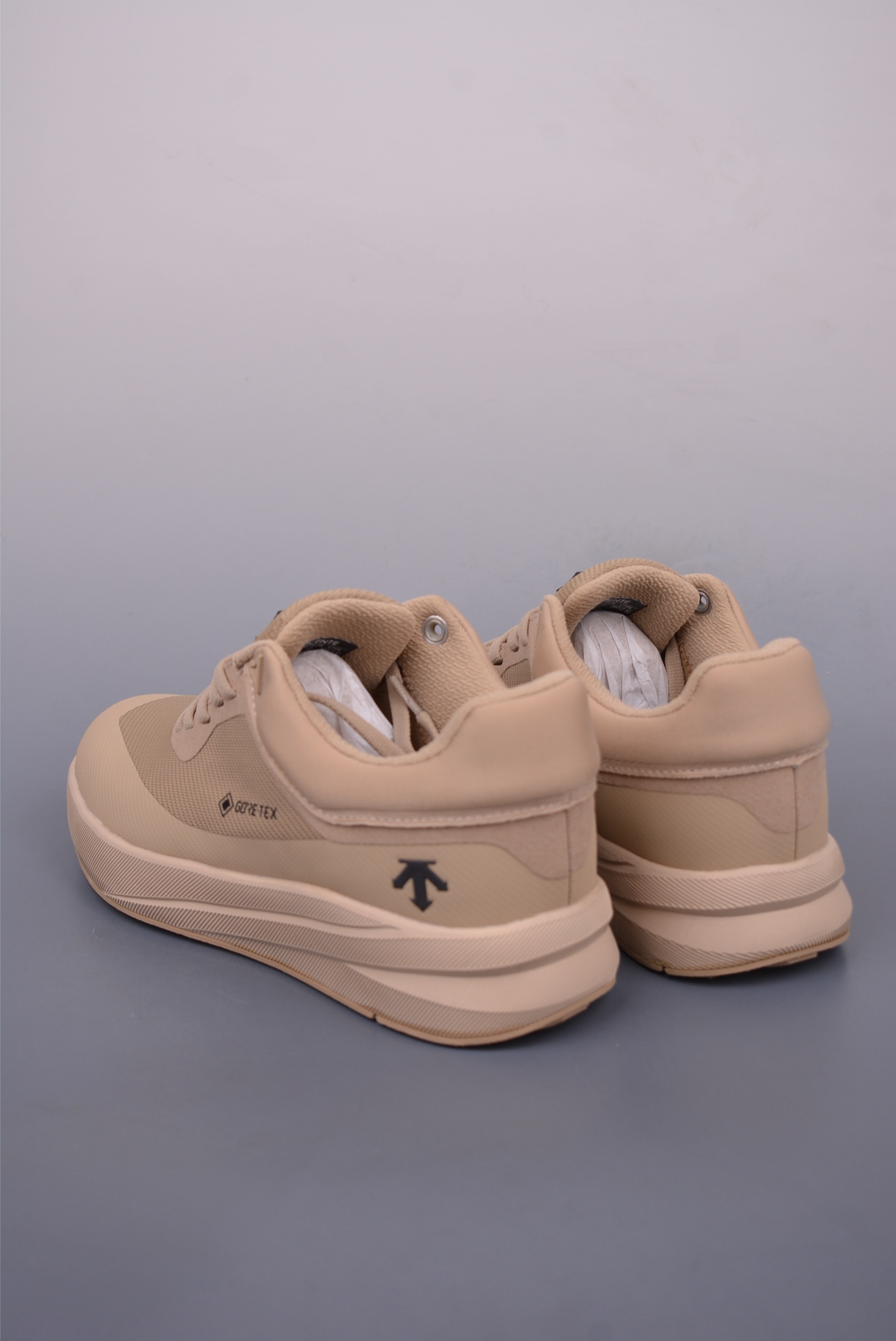 Descente Men's Lightweight Cushioned Breathable Fashionable Casual Running Shoes 2 i1748305023886 8470 0 1