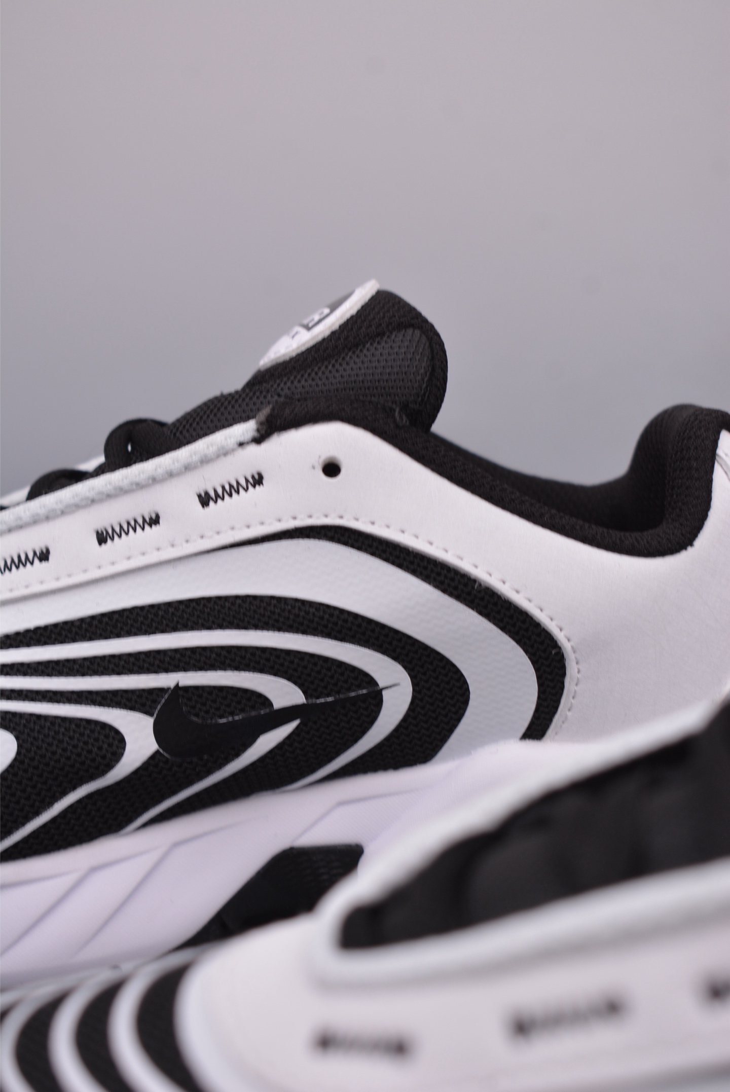 Nike Air Max Fire: Retro Comfort Sneakers with Durable Rubber Outsole 9 i1748384917734 8542 0 7