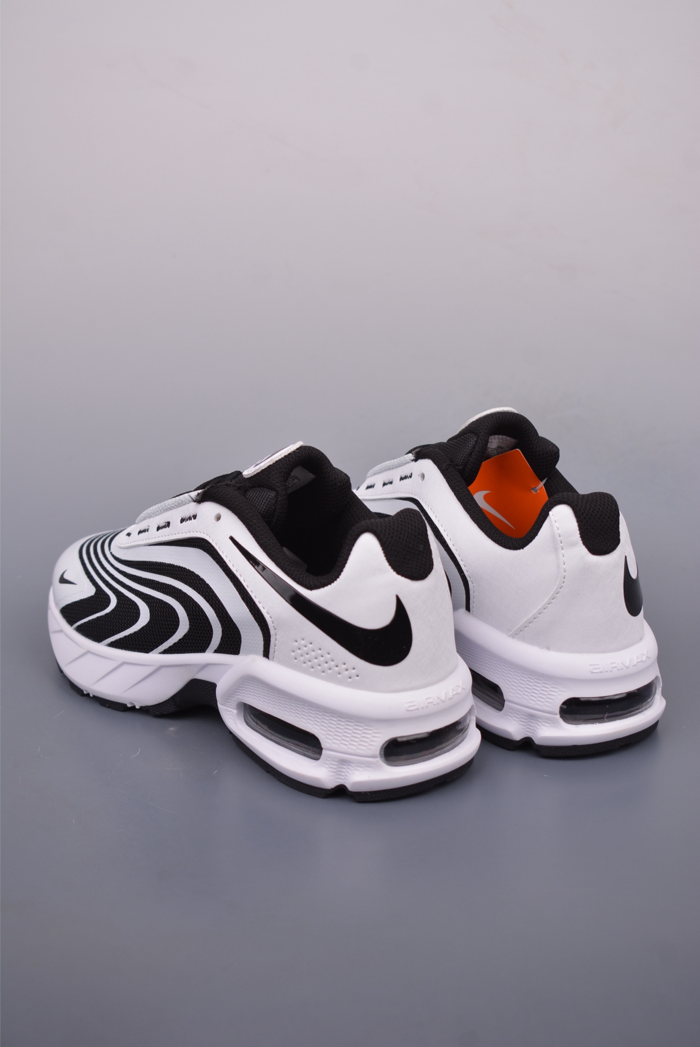 Nike Air Max Fire: Retro Comfort Sneakers with Durable Rubber Outsole 3 i1748384919329 1703 0 1