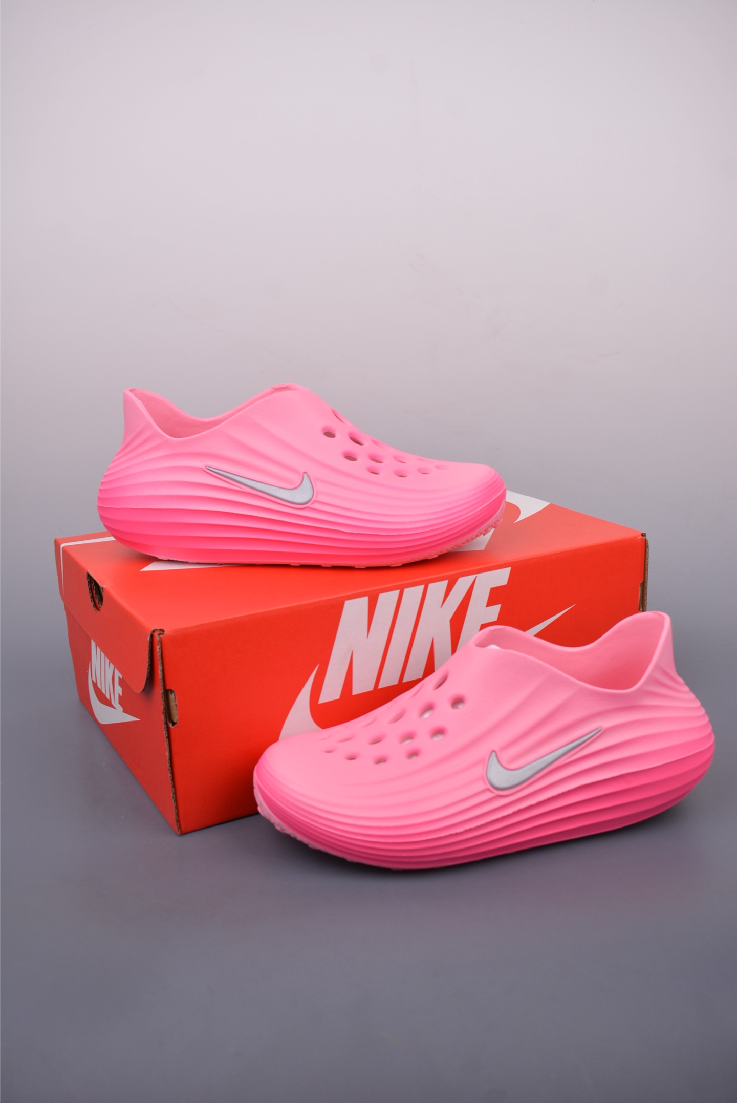 Nike ReactX Rejuven8 耐克夏日穿搭凉鞋 HV5062-681