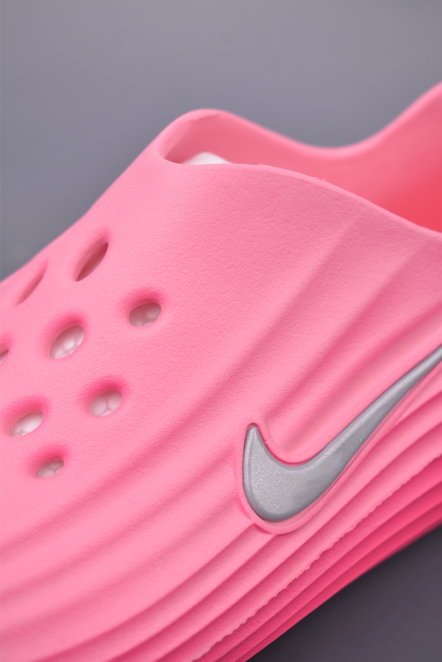 Nike ReactX Rejuven8 耐克夏日穿搭凉鞋 HV5062-681