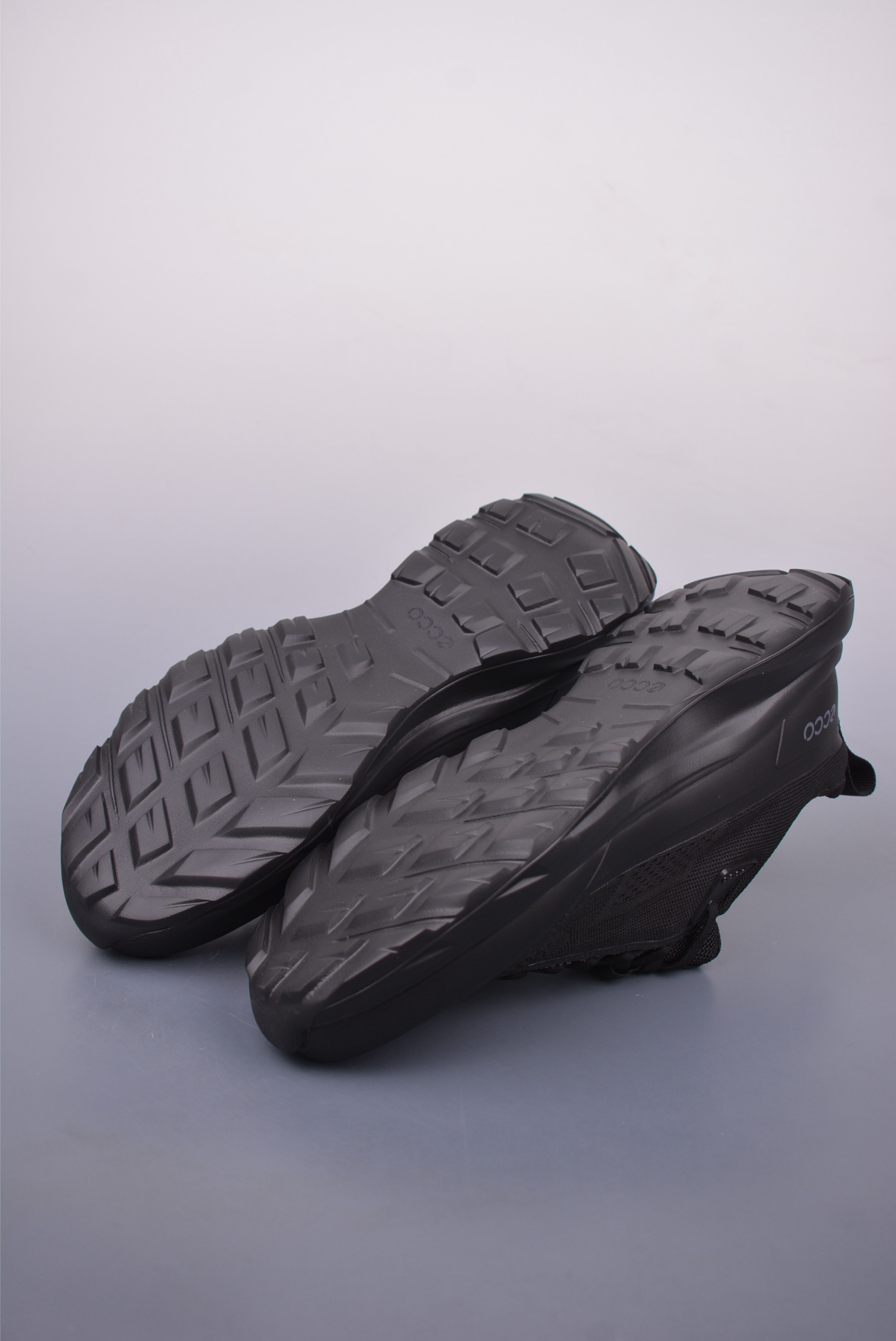 ECCO Men's BIOM 2.5 Limited Edition Black Leather and Textile Running Shoes 3 i1748385456071 8102 0 2
