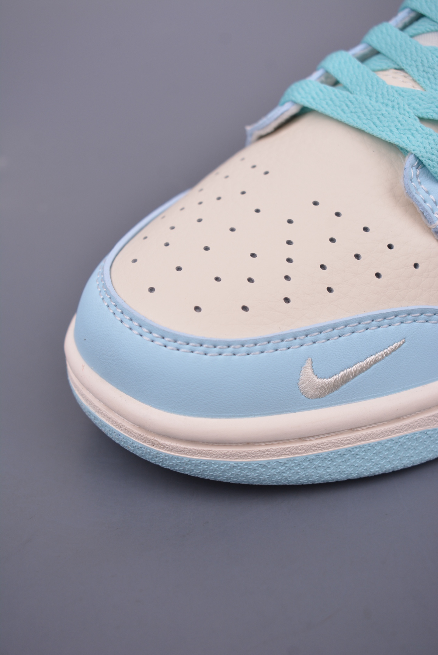 Nike SB Dunk Low Dior Shoes, Premium Leather, Comfortable and Stylish Sneakers 7 i1748386075729 6398 0 5