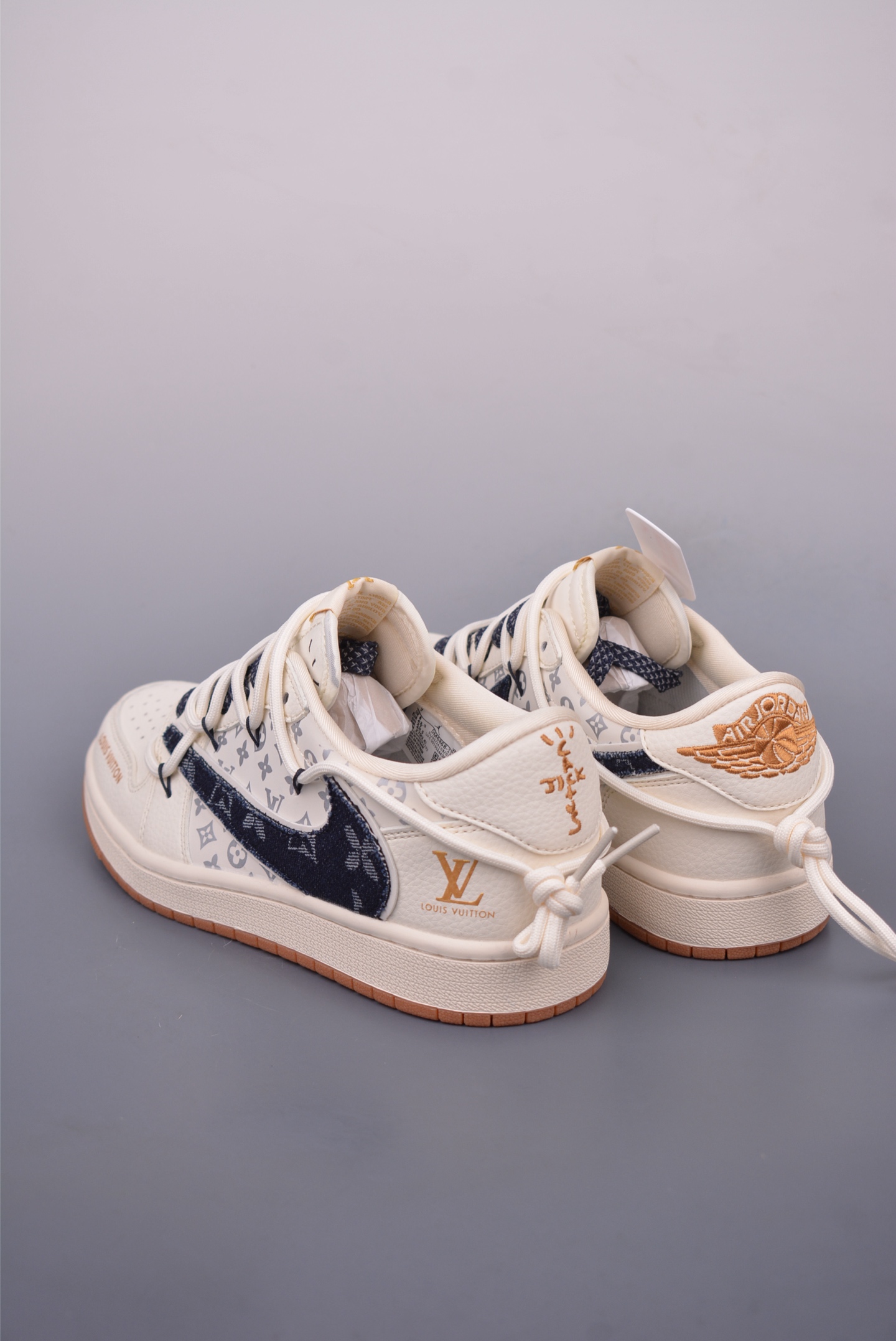 Louis Vuitton x Fragment Design Low-Top Sneakers - Limited Edition 3 i1748386131764 9984 0 1