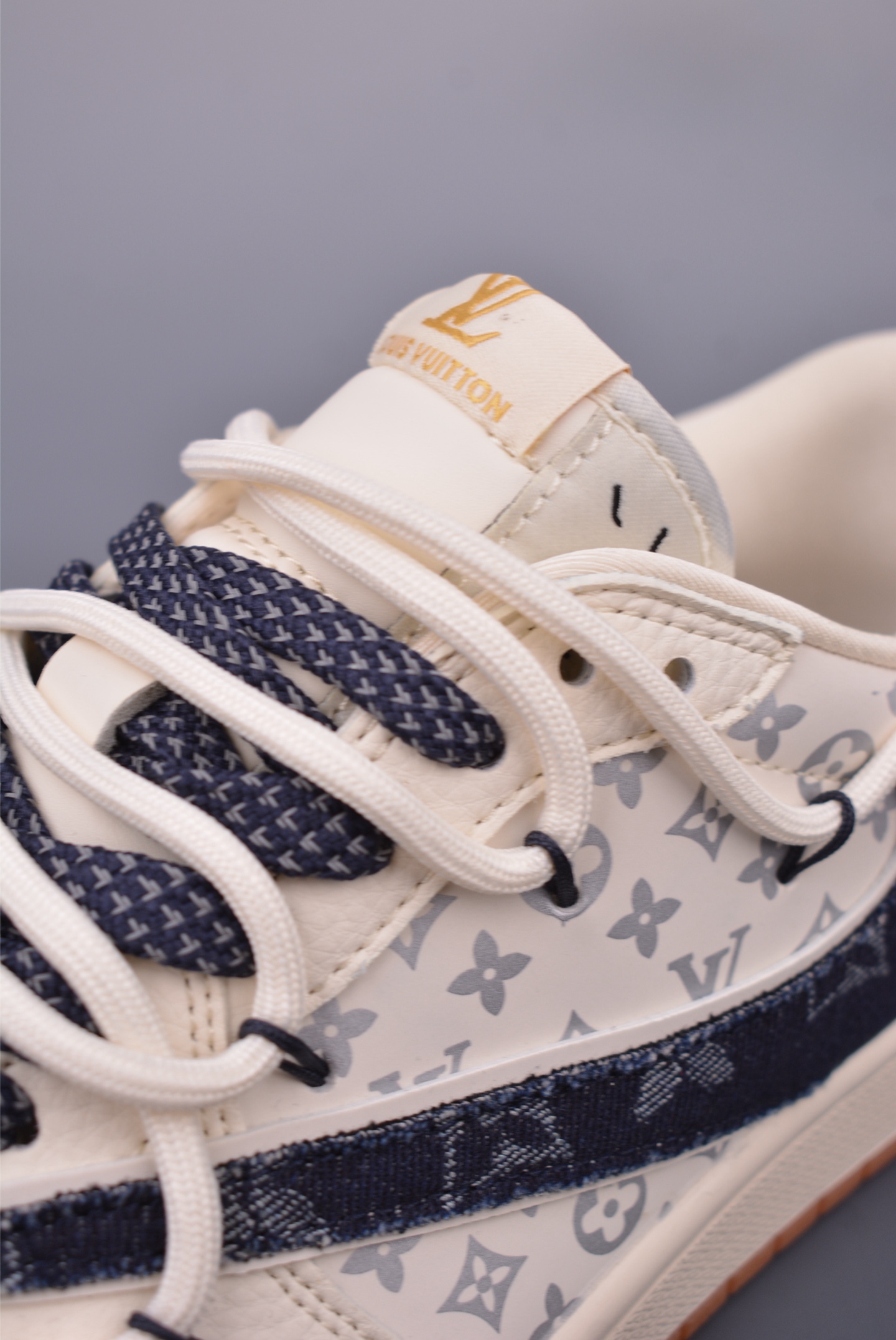 Louis Vuitton x Fragment Design Low-Top Sneakers - Limited Edition 8 i1748386135339 5208 0 6
