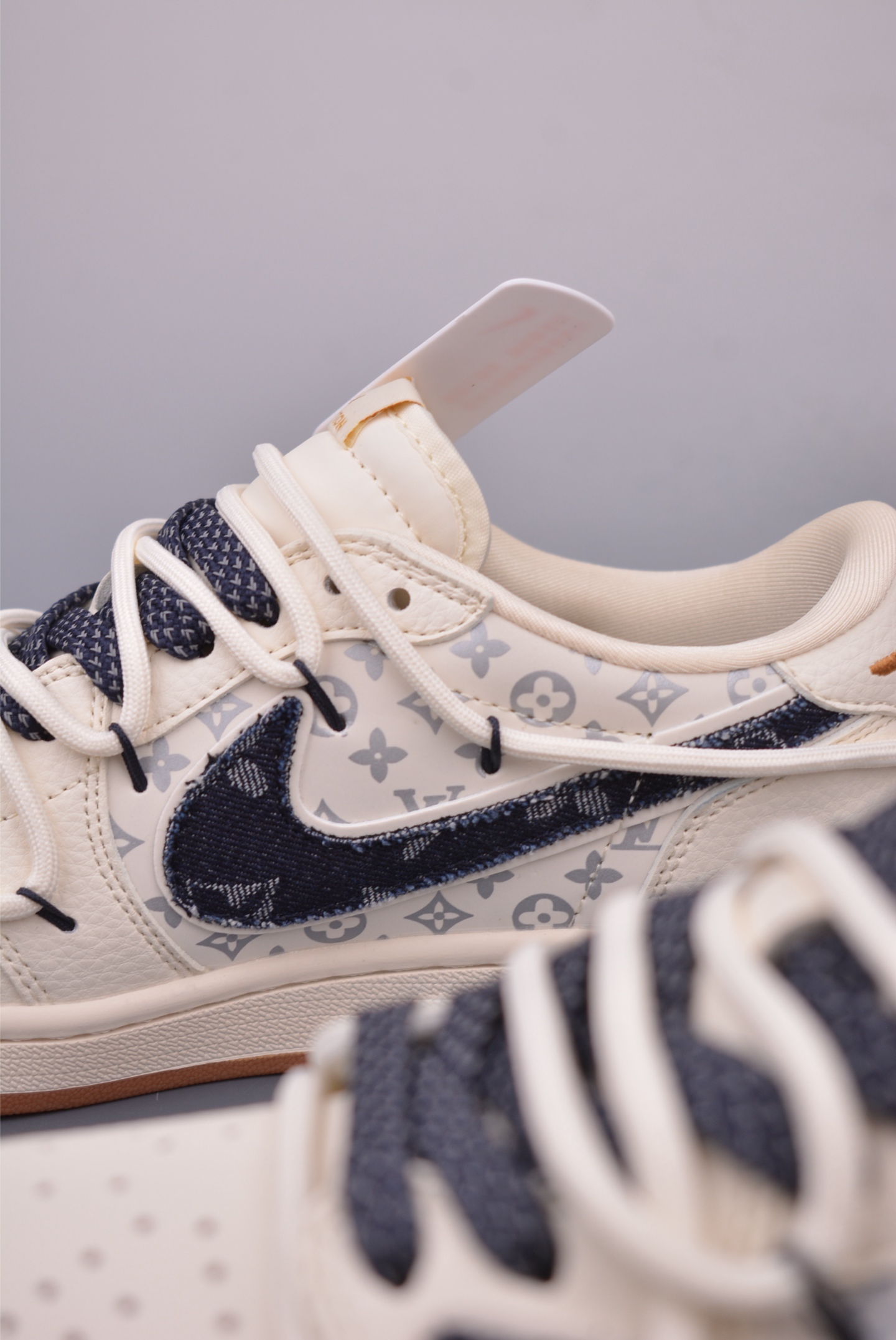 Louis Vuitton x Fragment Design Low-Top Sneakers - Limited Edition 9 i1748386135348 7673 0 7