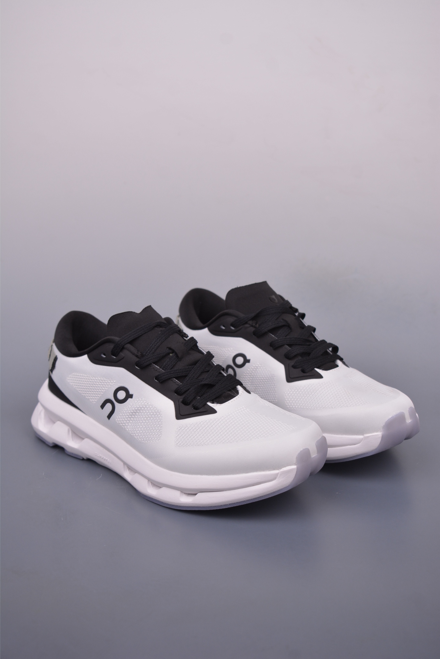 On Running Cloudtilt Loewe Inspired Outdoor Street Style Running Shoes 2 i1748386249062 7900 0 0