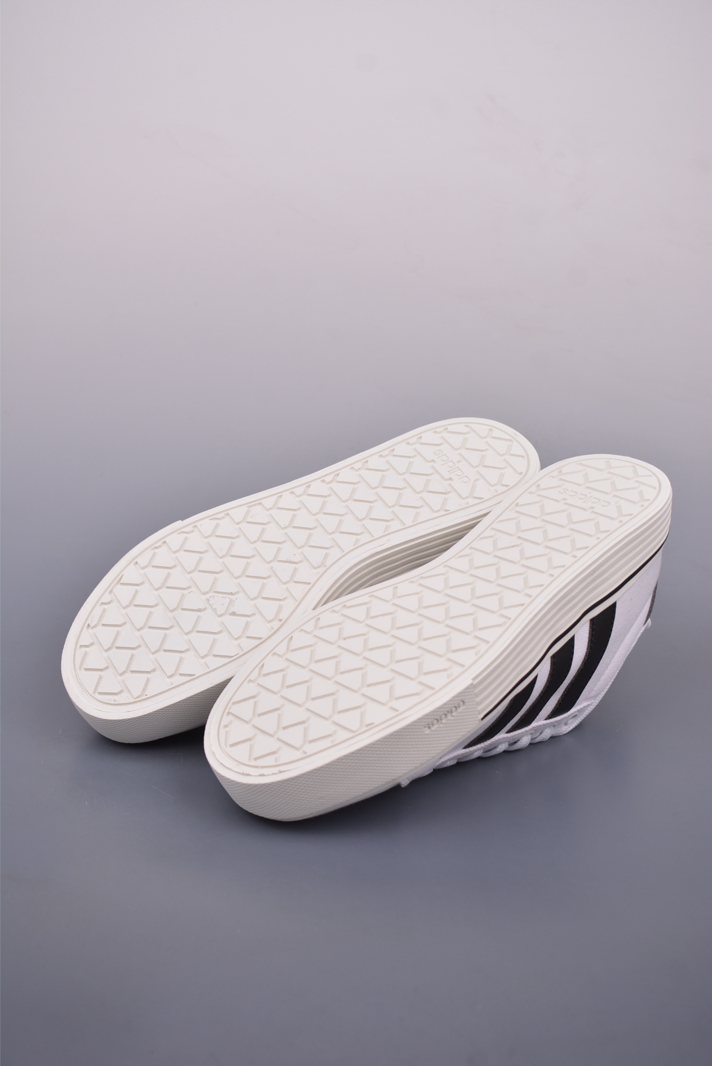 Adidas Barreda Daily 4.0 Low-Top Sneakers - Comfortable & Stylish 4 i1748386380205 4841 0 2