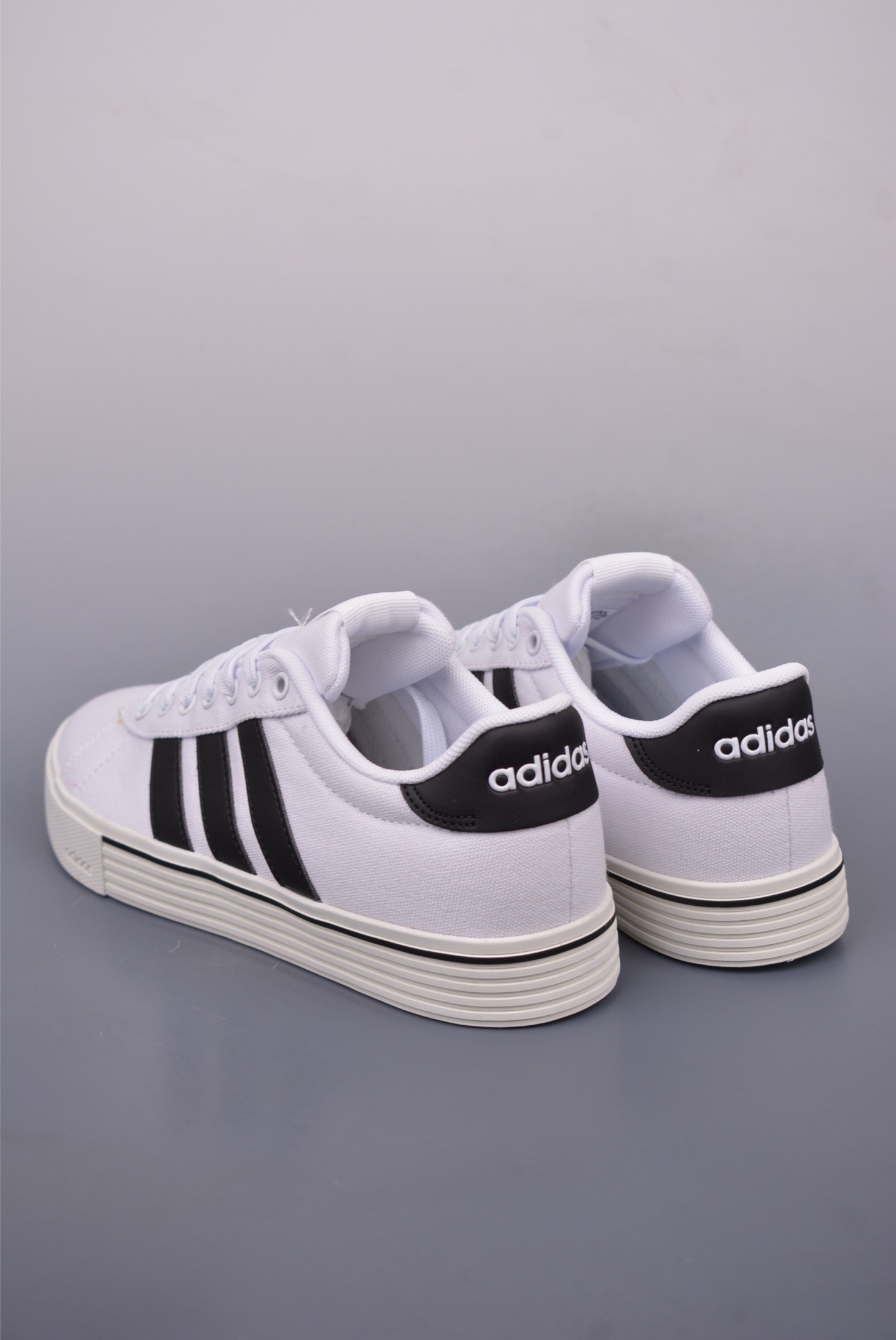 Adidas Barreda Daily 4.0 Low-Top Sneakers - Comfortable & Stylish 3 i1748386382491 3676 0 1