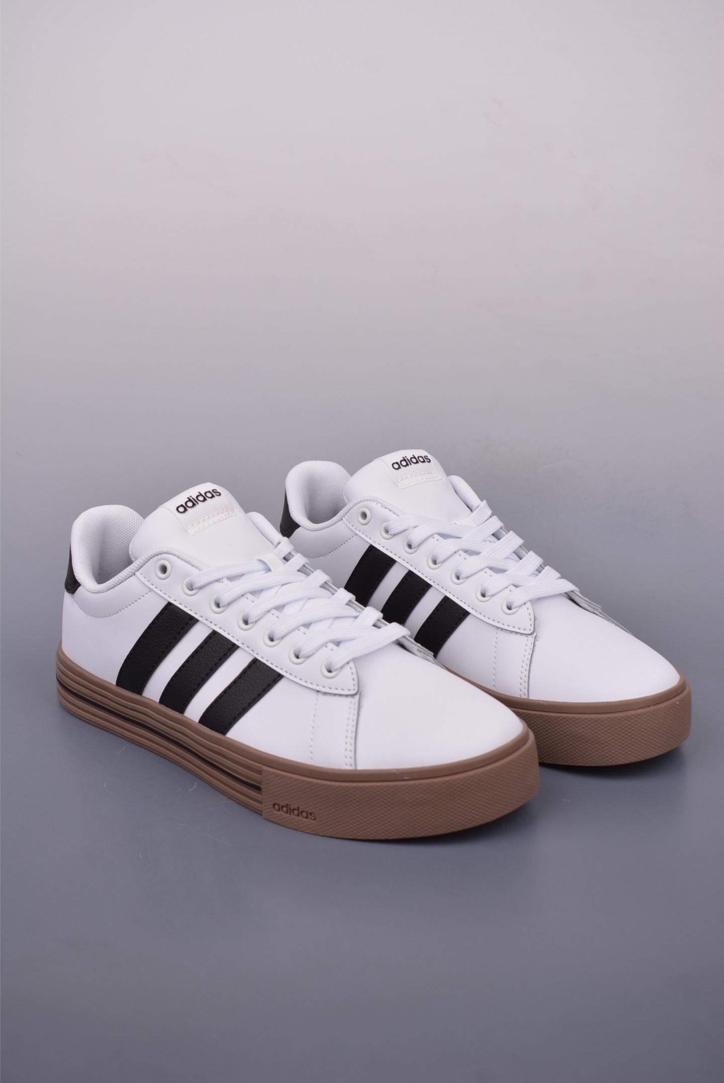 Adidas Barreda Daily 4.0 Low-Top Sneakers - Comfort & Shock Absorption 4 i1748386399096 582 0 2