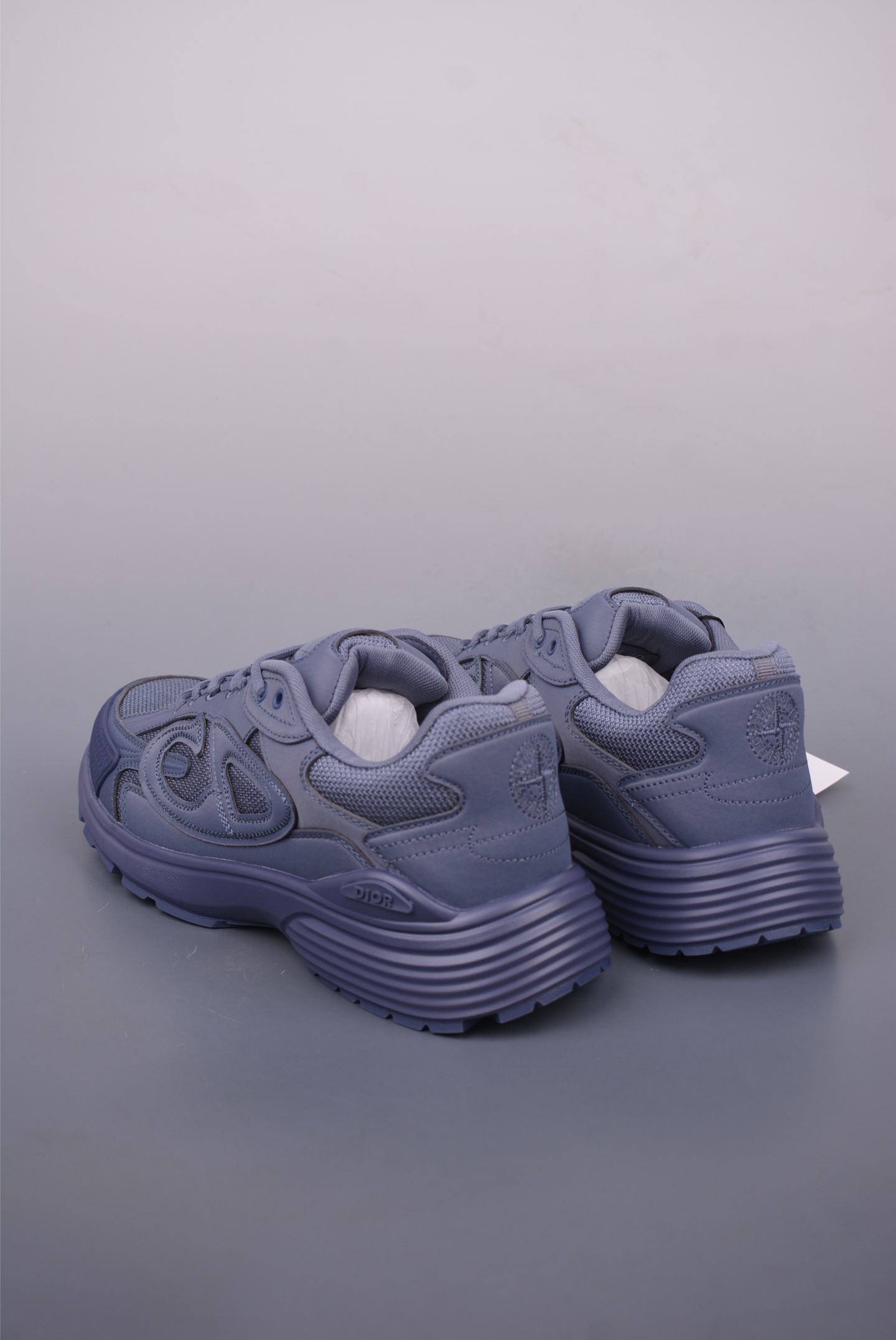 Dior B30 Casual Sneakers :Style, Comfort, and Iconic Design with CD30 Reflective Logo 2 i1748387247157 9303 0 1