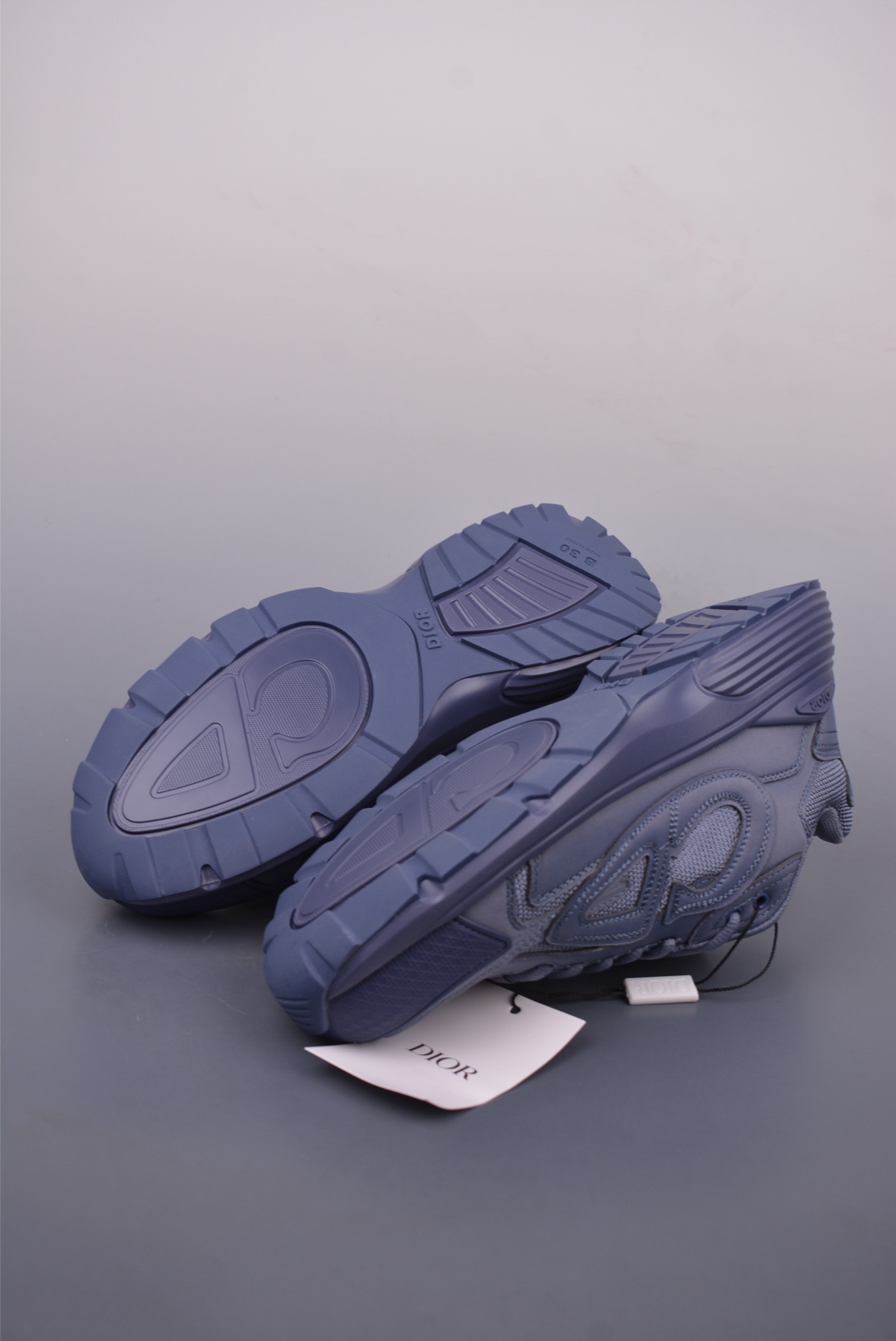 Dior B30 Casual Sneakers :Style, Comfort, and Iconic Design with CD30 Reflective Logo 3 i1748387247185 2724 0 2