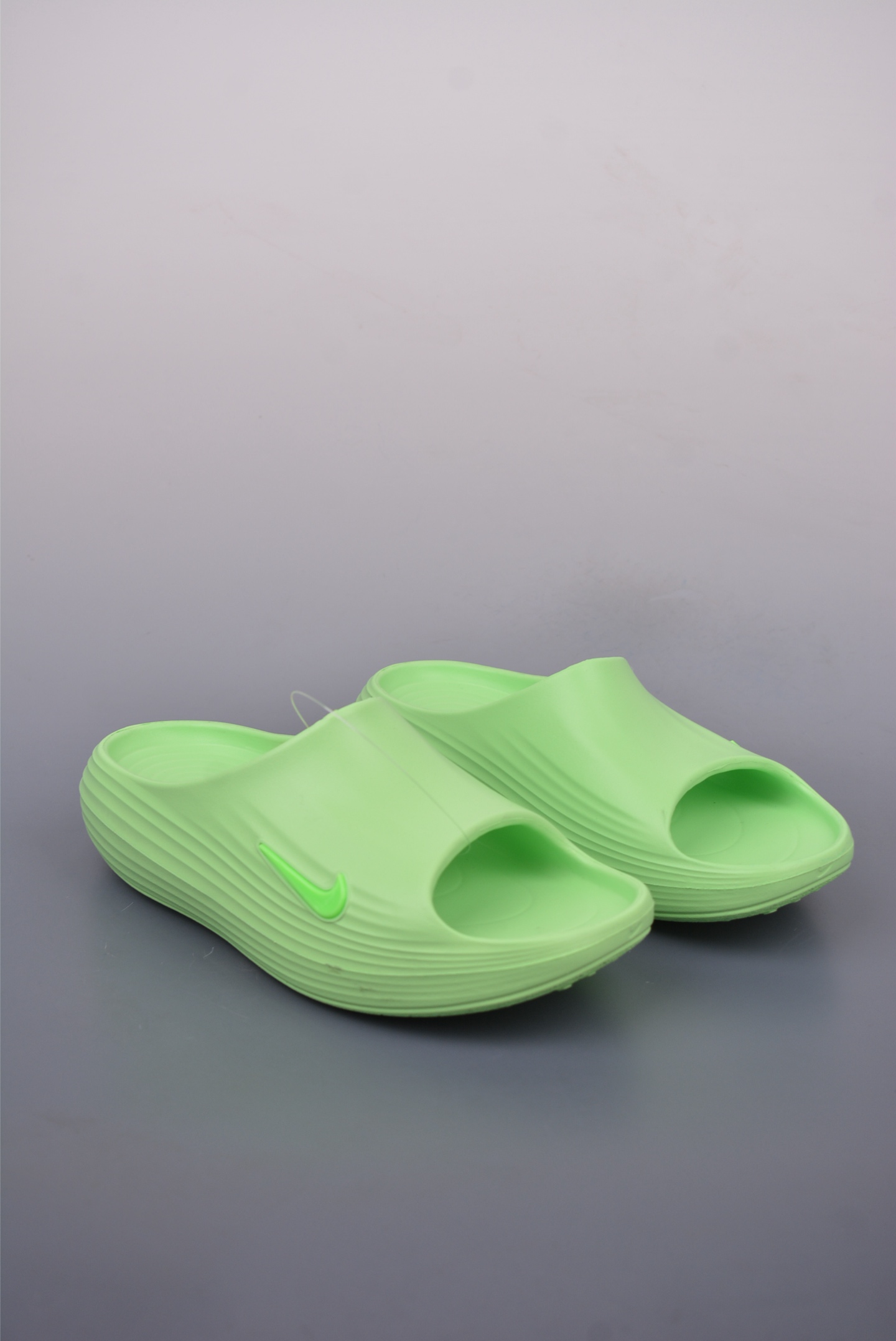 Nike ReactX Rejuven8 耐克夏日穿搭凉鞋 HV4479-700