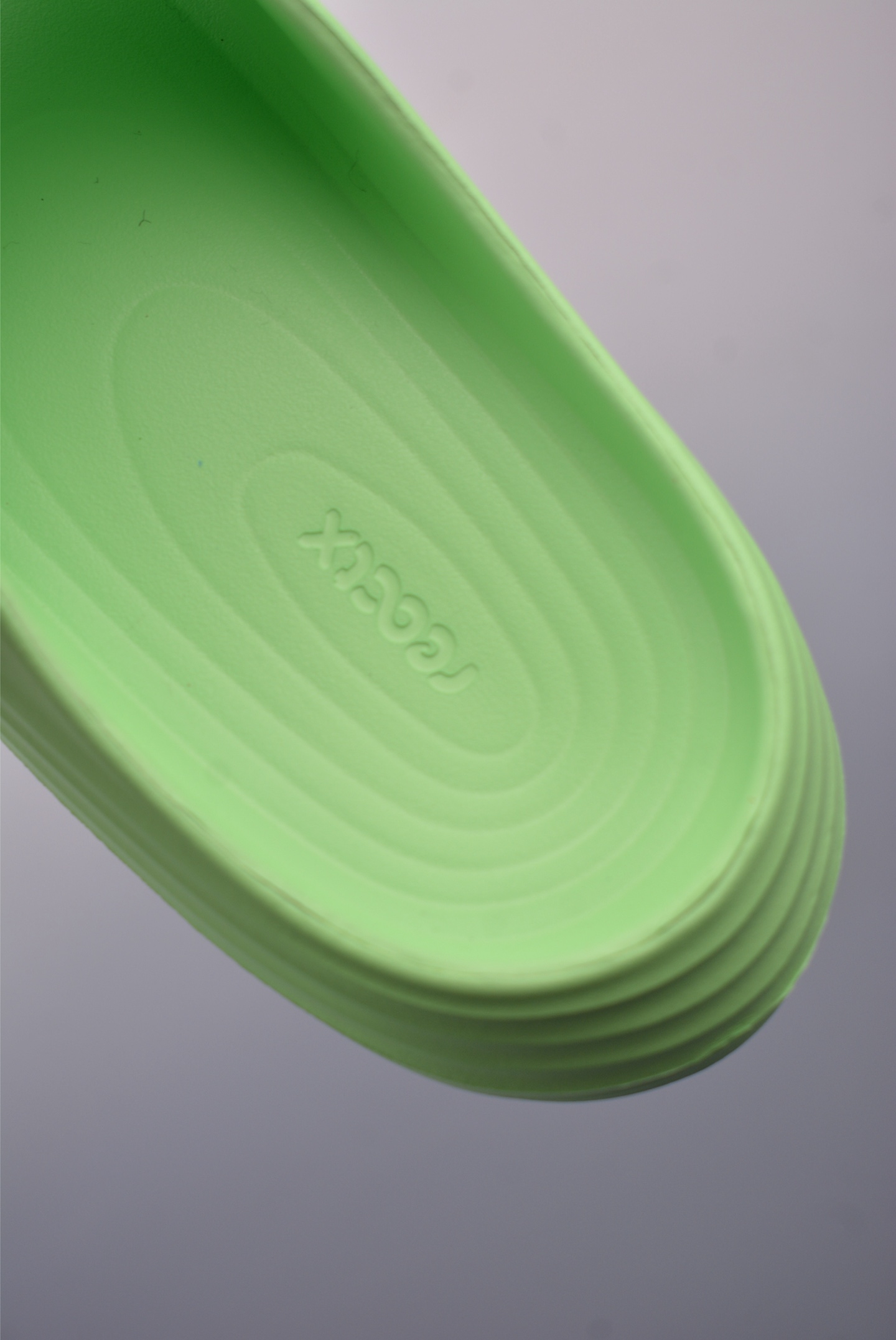Nike ReactX Rejuven8 耐克夏日穿搭凉鞋 HV4479-700