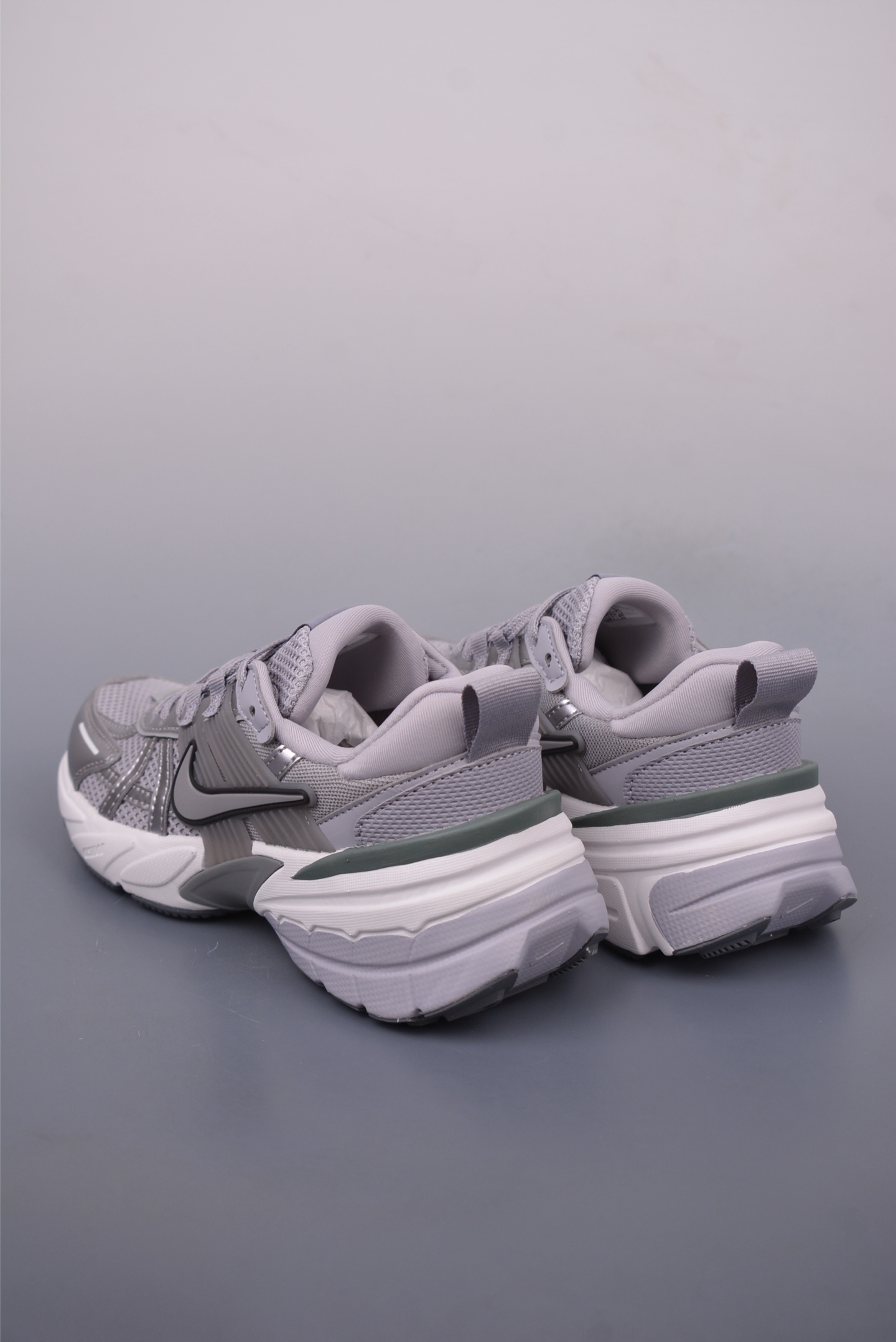 Nike V2K Runtekk Retro Low-Top Running Shoes - Cushioned, Breathable, Stylish 3 i1748467779717 8443 0 1