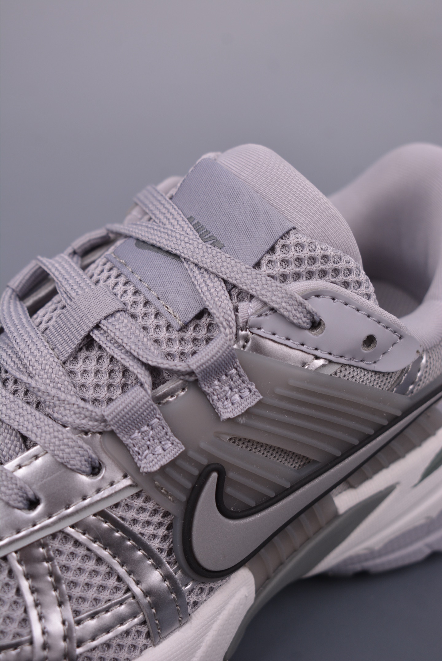 Nike V2K Runtekk Retro Low-Top Running Shoes - Cushioned, Breathable, Stylish 8 i1748467780864 2861 0 6