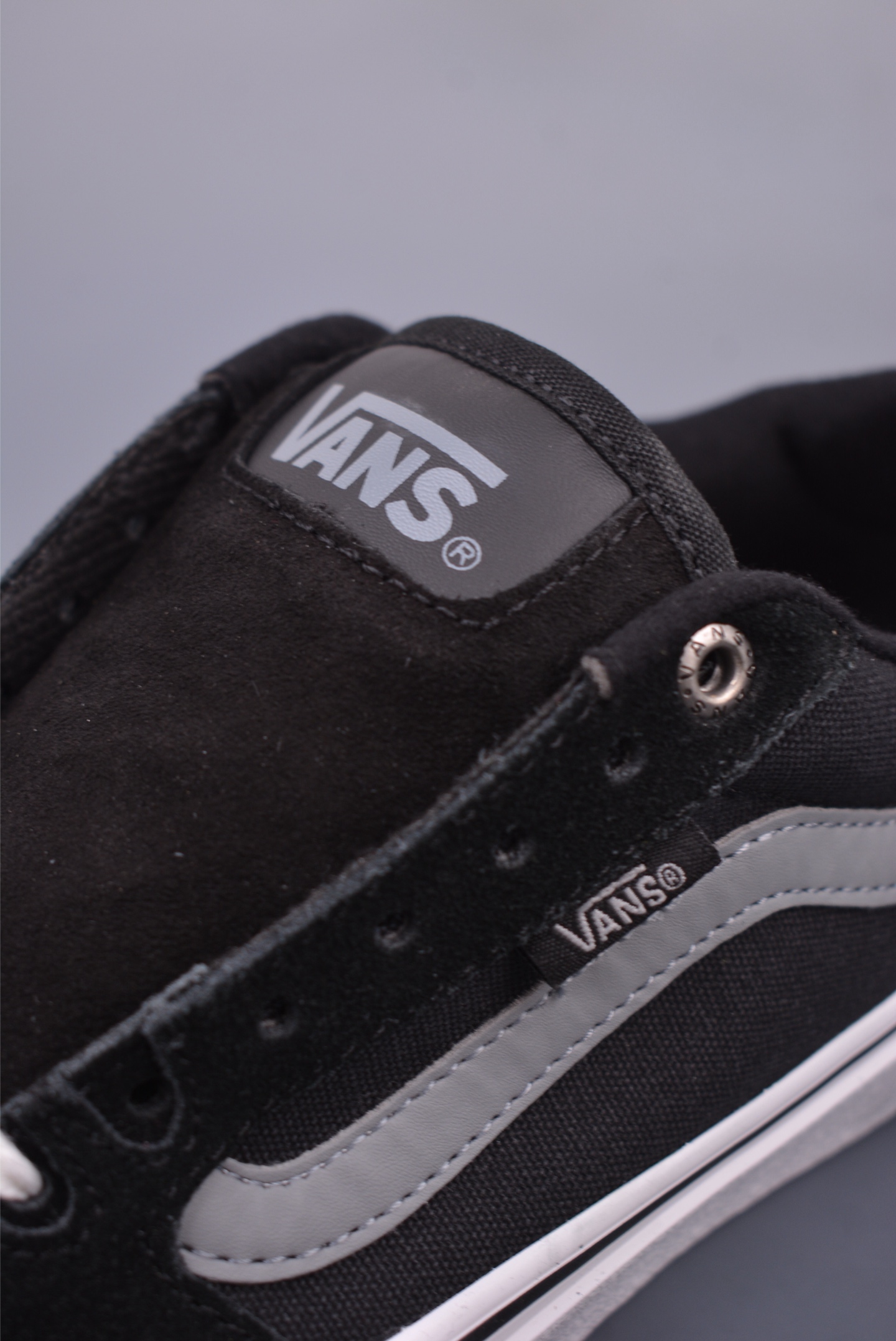 Vans Old Skool Faulkner 黑灰 防滑轻便低帮休闲滑板鞋 VN0A34A4MKI