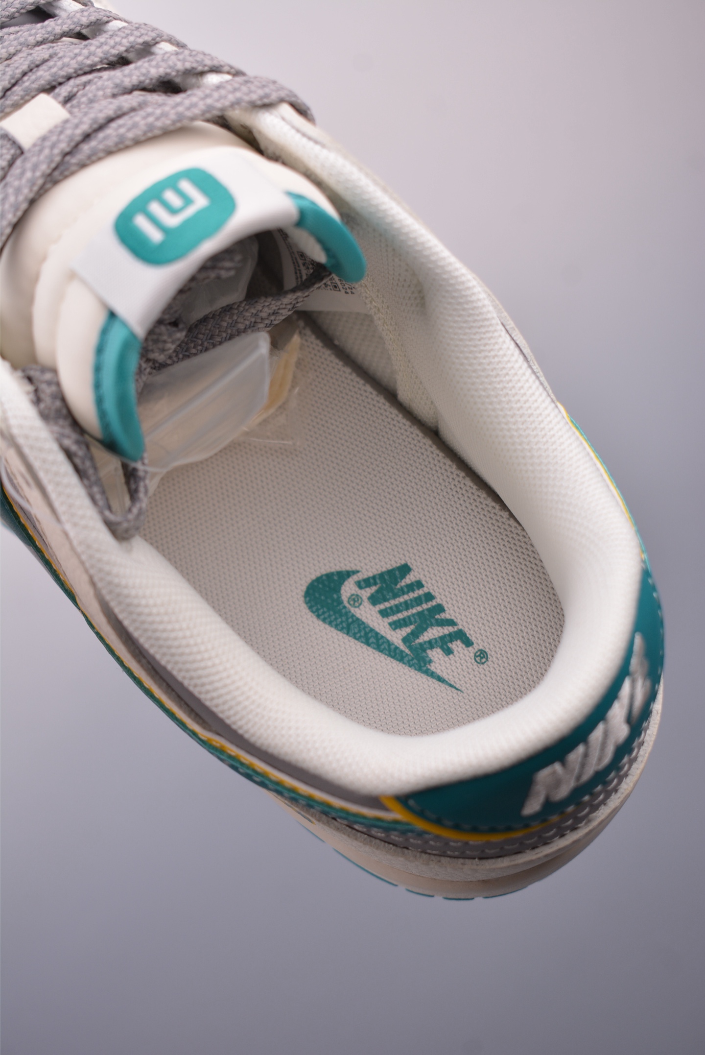 Nike SB Dunk Low 小米SU7联名 SS1168-207
