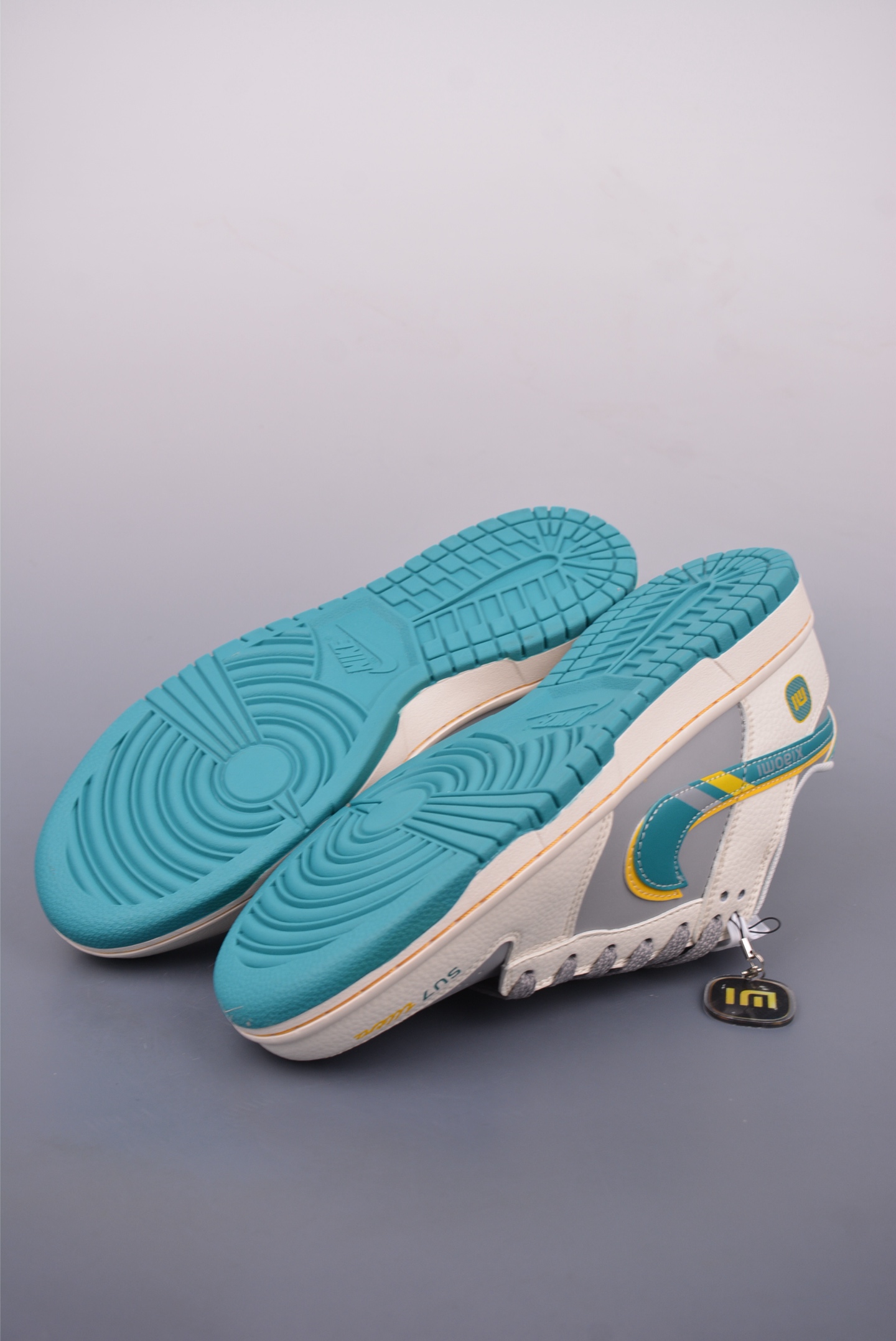 Nike SB Dunk Low 小米SU7联名 SS1168-207