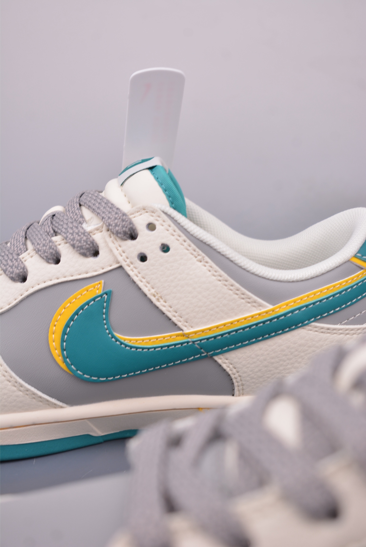 Nike SB Dunk Low 小米SU7联名 SS1168-207