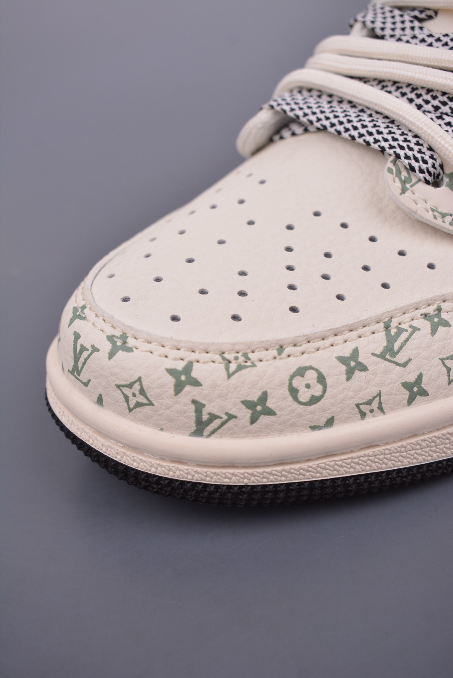 Fragment Travis Scott Louis Vuitton Air Jordan 1 Low Sneakers 7 i1748469746558 2501 0 5