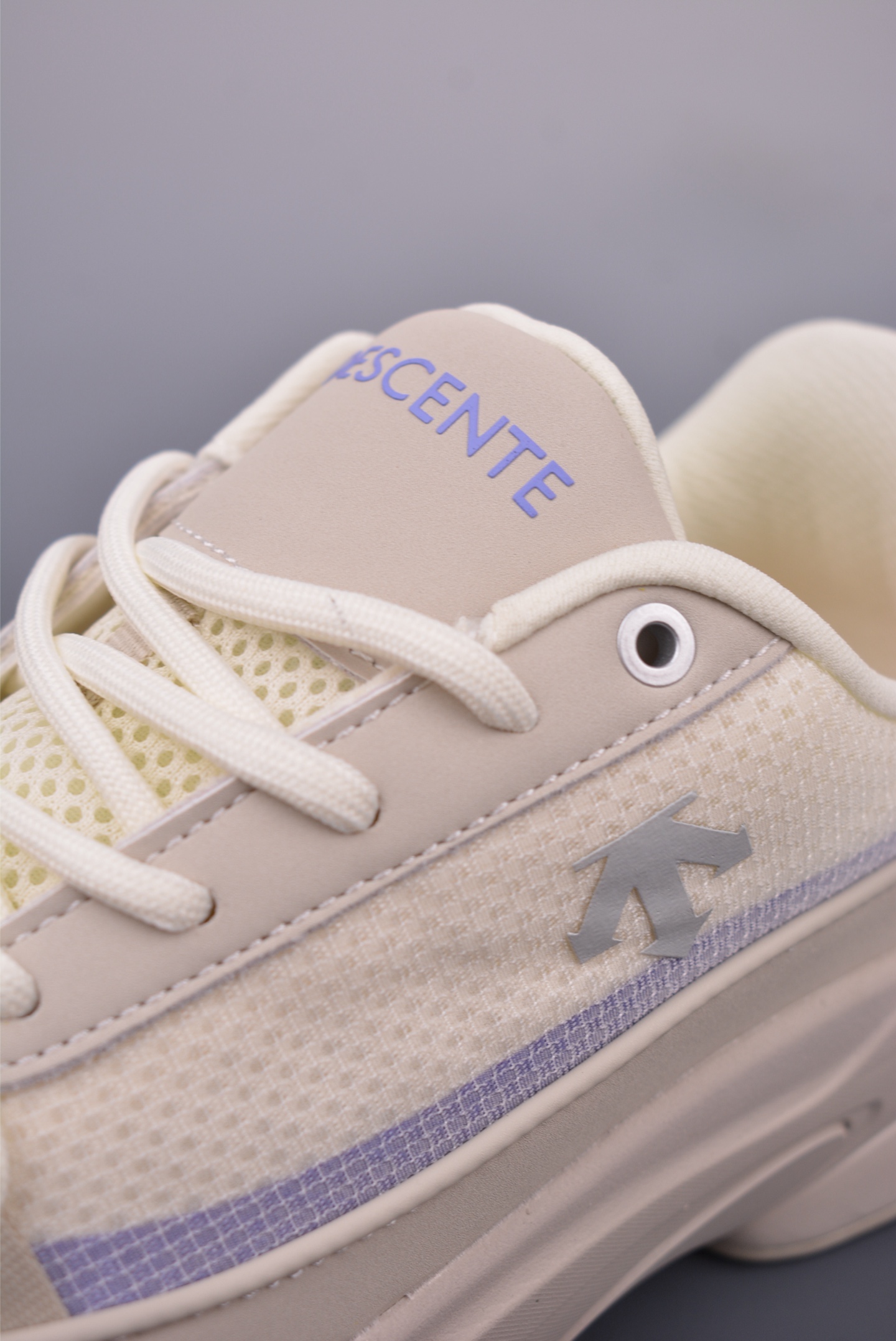 Descente Dualis AP Lightweight Cushioned Breathable Fashion Sneakers 7 i1748469857019 185 0 6
