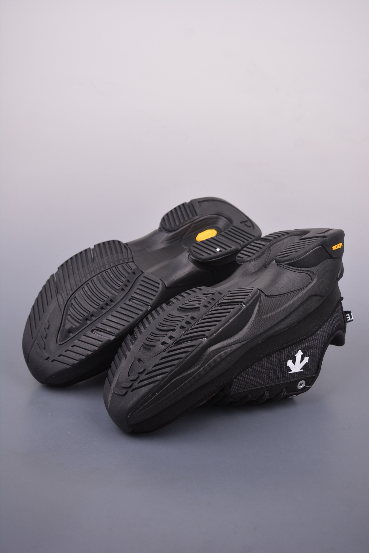 Descente Dualis AP Lightweight Cushioned & Breathable Men's Trail Running Shoes 3 i1748469893045 7488 0 2
