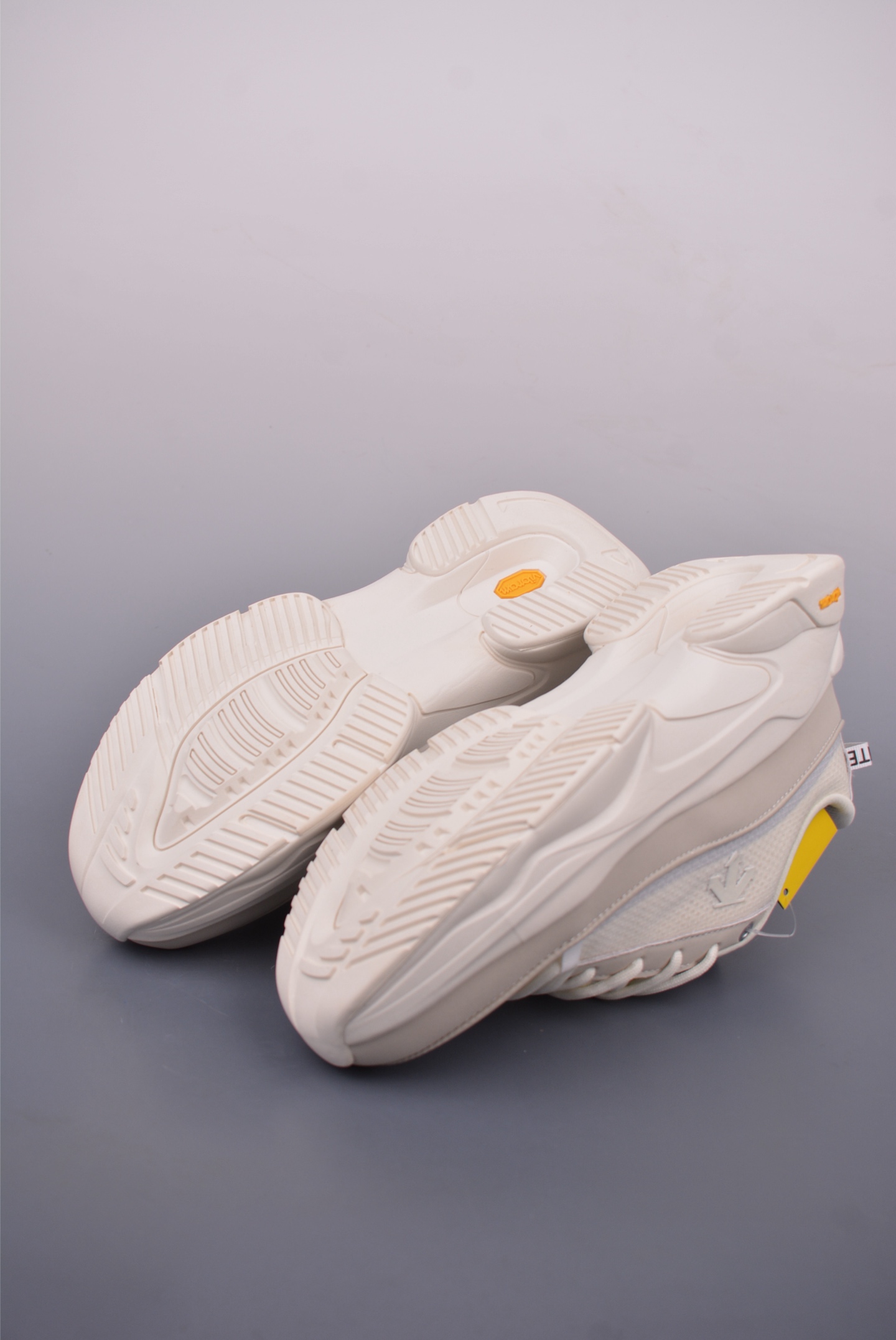 Descente Dualis AP Lightweight Cushioned Breathable Trail Running Shoes 3 i1748469907652 3277 0 2