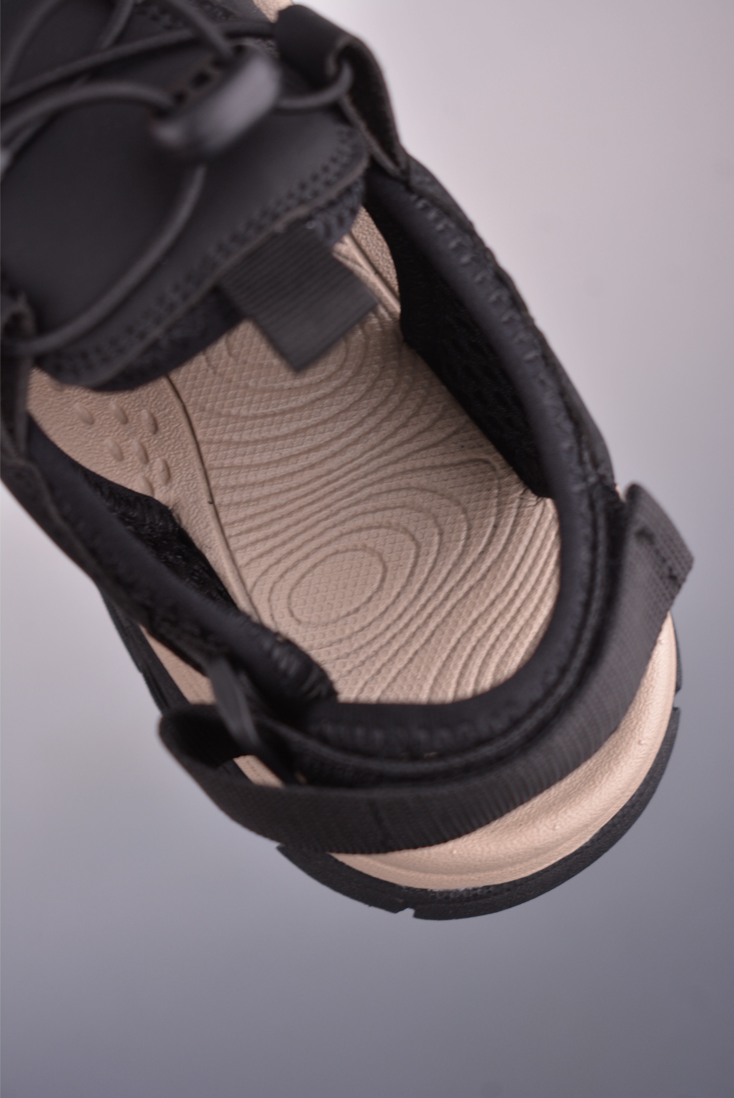 Timberland添柏岚/天伯伦 舒适防滑魔术贴夏季包头凉鞋 境界系列 TB23066