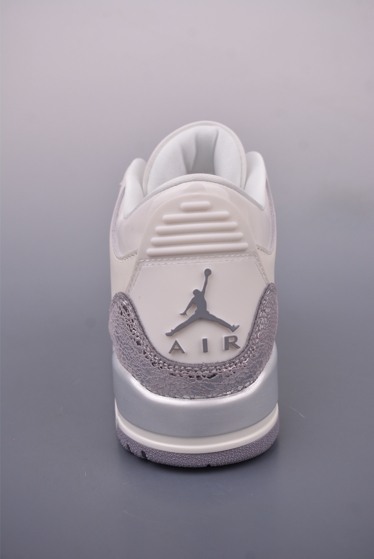 Air Jordan 3 Retro Grey/White Basketball Shoes - Ultimate Comfort & Style 4 i1748473937172 7818 0 3