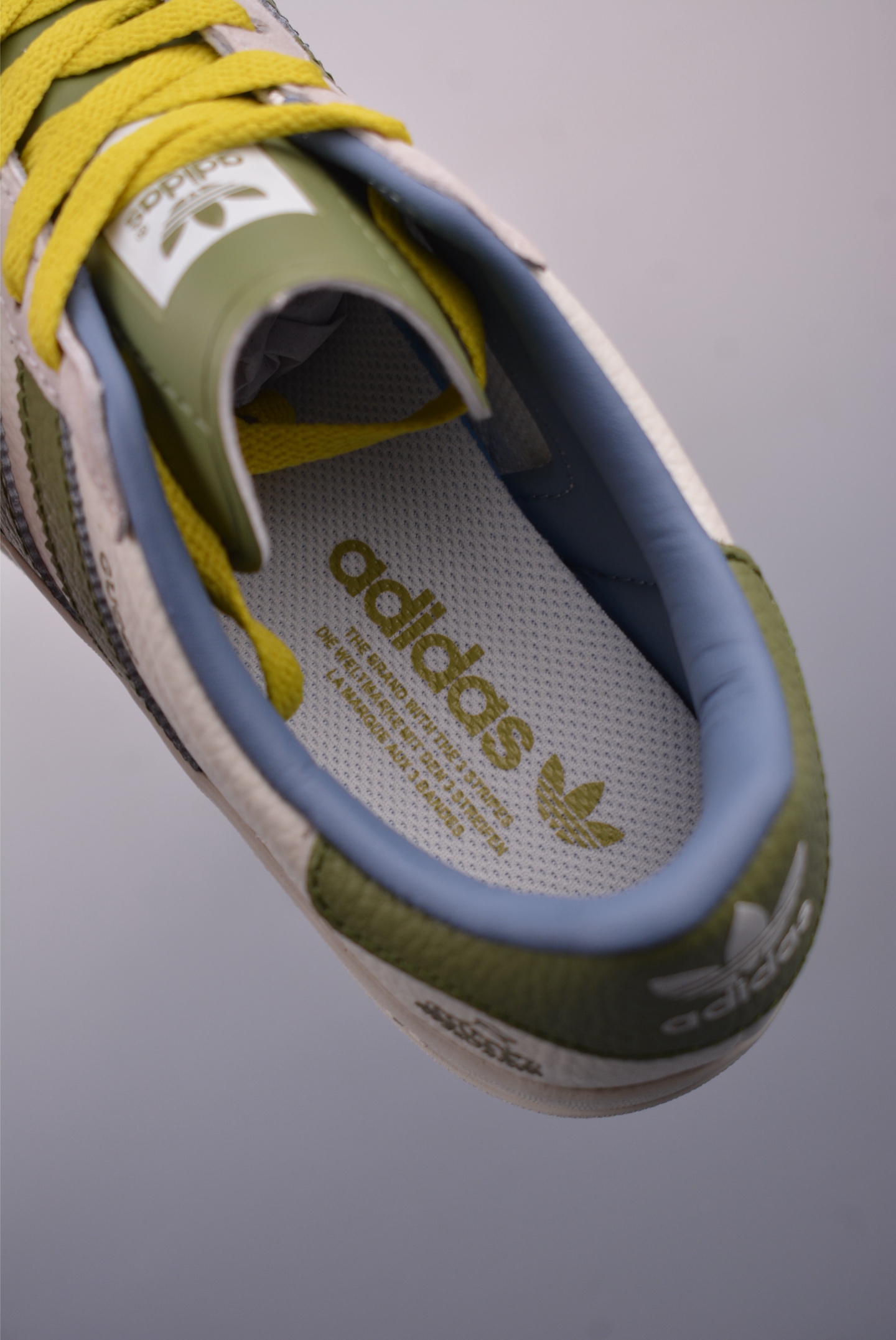 Adidas x Gucci Samba OG: Retro Style, Modern Comfort Sneakers 9 i1748473971088 2961 0 8