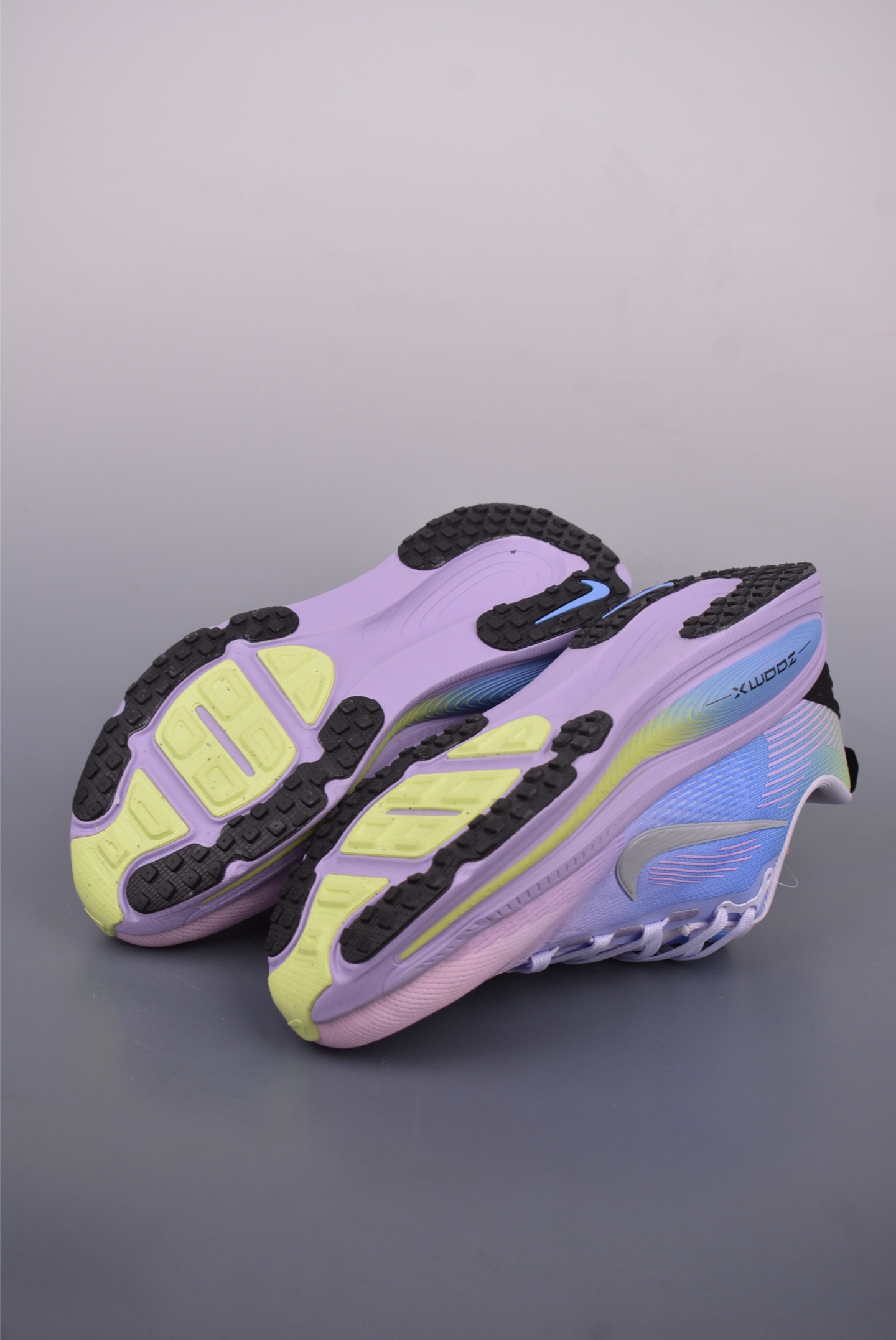 Nike Air Zoom Vomero 18 全新科技提前原鞋开发 运动跑鞋  IB5168-500