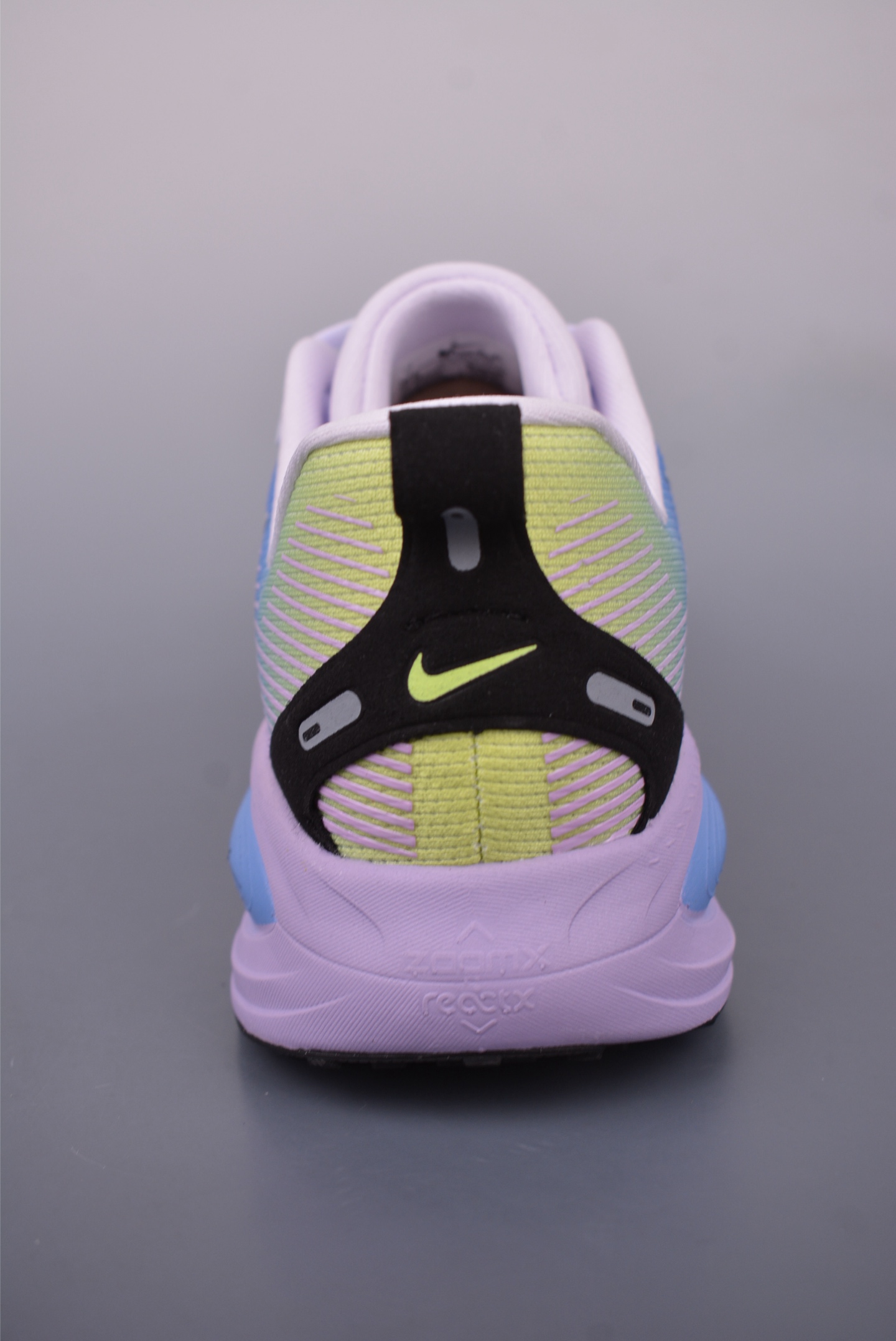 Nike Air Zoom Vomero 18 全新科技提前原鞋开发 运动跑鞋  IB5168-500