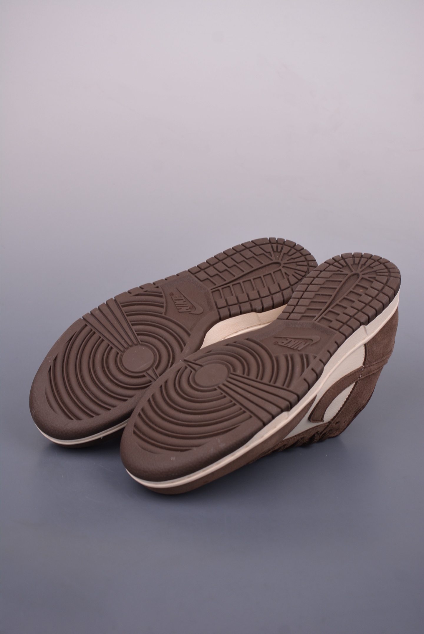 Nike SB Dunk Low Brown Premium Leather Sneakers - Comfortable & Stylish 4 i1748671837038 3176 0 2