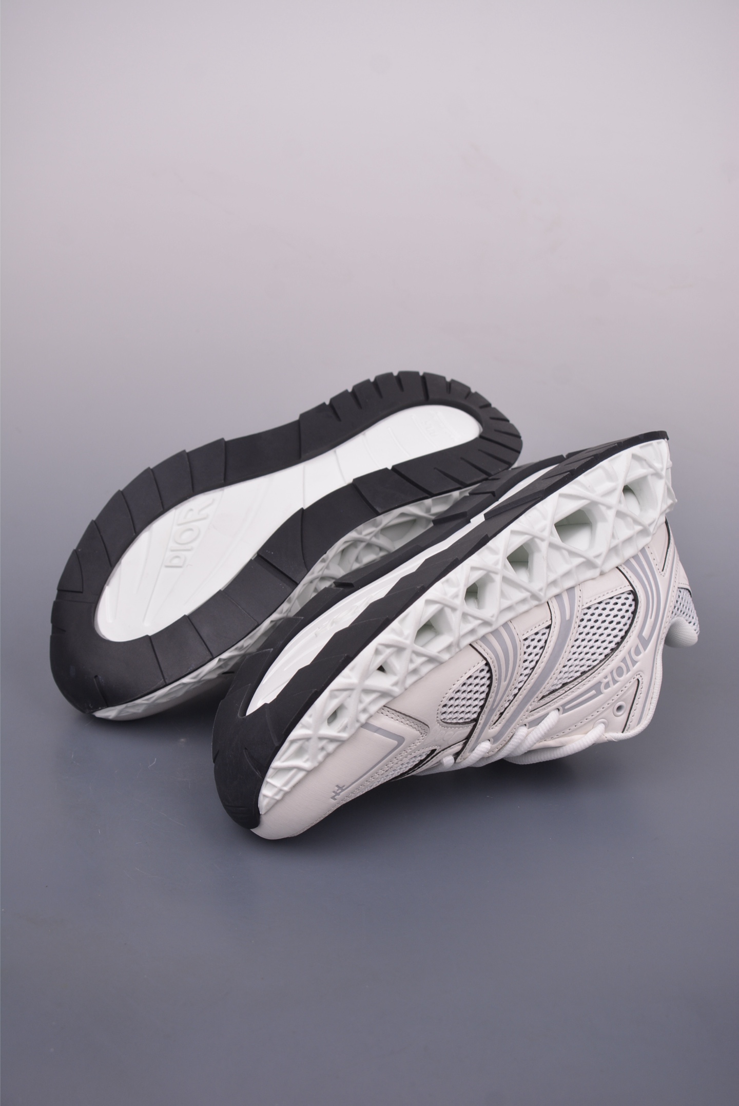 Dior B35 NXT Sneakers: 3D Printed, Mesh, and Retro Style 4 i1748672064660 1618 0 2