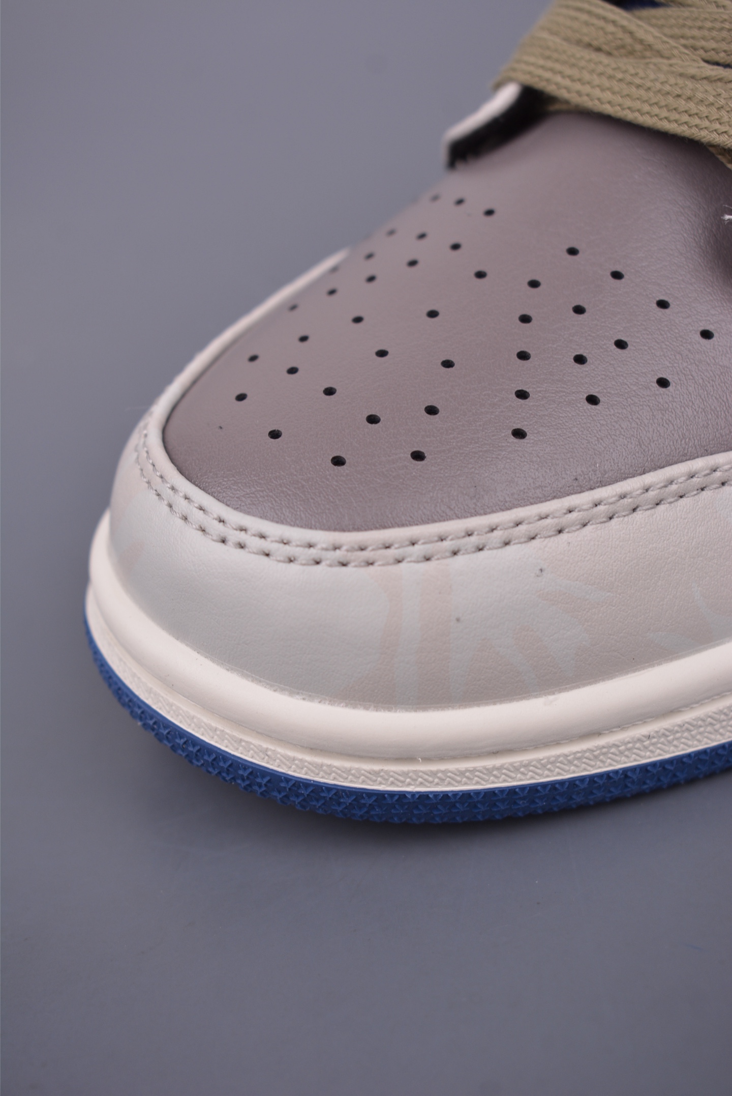 Nike Jordan Air Jordan 1 拓荒骑士 棕灰  553558-414