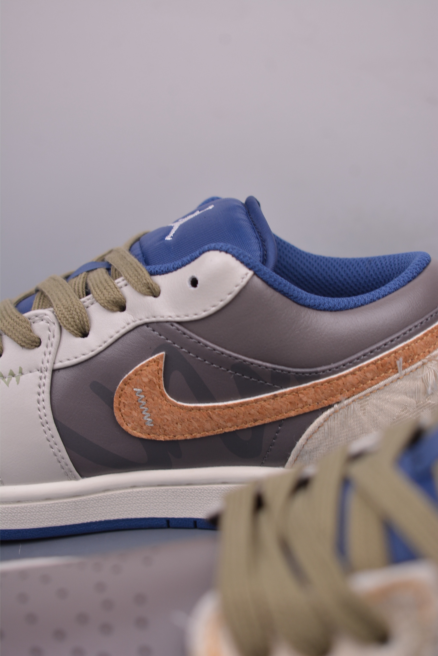 Nike Jordan Air Jordan 1 拓荒骑士 棕灰  553558-414