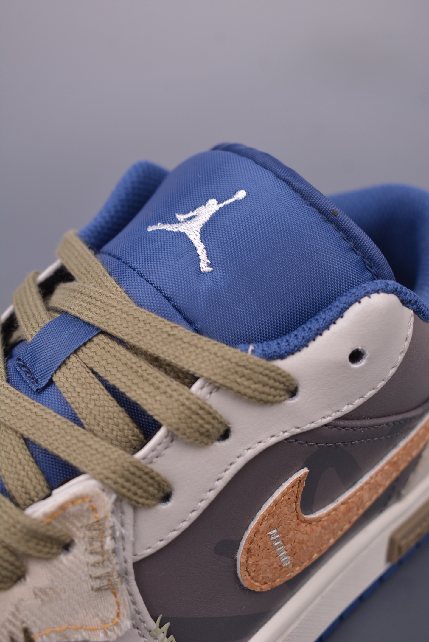 Nike Jordan Air Jordan 1 拓荒骑士 棕灰  553558-414