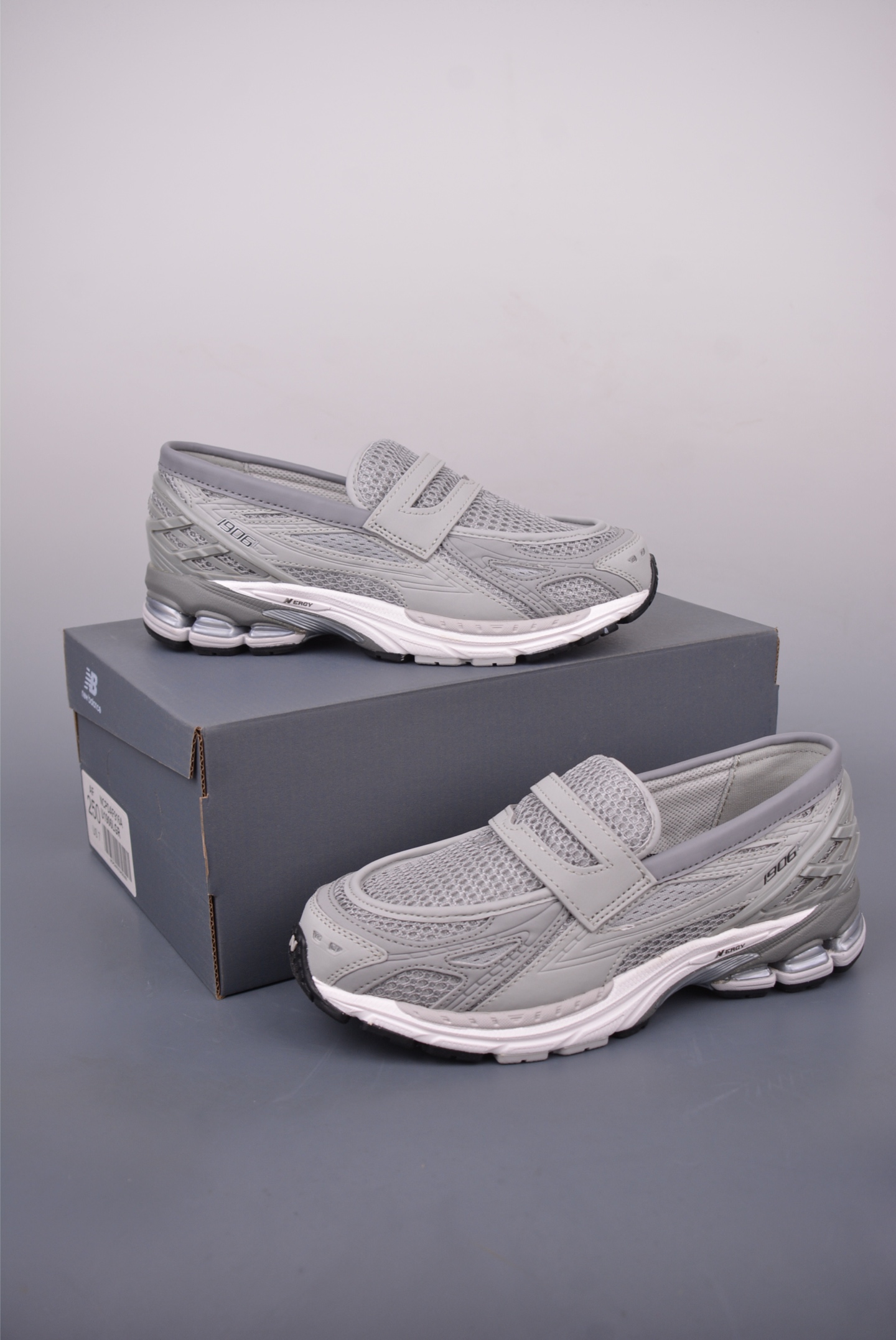 New Balance1906R乐福鞋 便捷穿脱设计一脚蹬 U1906LGR-Chinese UA Cheap High Quatity Brand Clothes Bags handbags Sneakers wholesale wholesaler seller from China Factory suppliers Fashion Clothing Shoes best Quality Beautiful Price New Balance1906R乐福鞋 便捷穿脱设计一脚蹬 U1906LGR