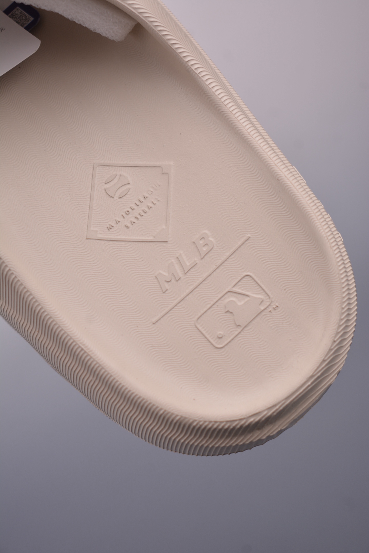 NY美国榄球洋基队限定 x 韩国限定MLB MLB 夏季单品 韩国代购品质 MLB 拖鞋-Chinese UA Cheap High Quatity Brand Clothes Bags handbags Sneakers wholesale wholesaler seller from China Factory suppliers Fashion Clothing Shoes best Quality Beautiful Price NY美国榄球洋基队限定 x 韩国限定MLB MLB 夏季单品 韩国代购品质 MLB 拖鞋