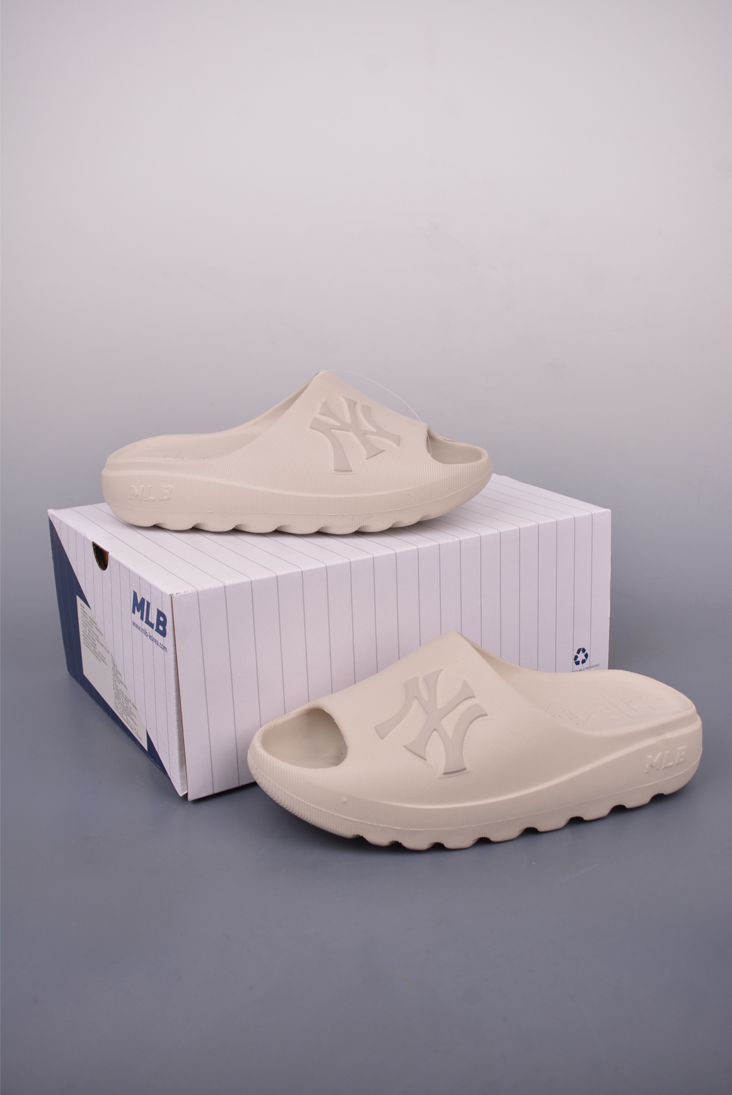 NY美国榄球洋基队限定 x 韩国限定MLB MLB 夏季单品 韩国代购品质 MLB 拖鞋-Chinese UA Cheap High Quatity Brand Clothes Bags handbags Sneakers wholesale wholesaler seller from China Factory suppliers Fashion Clothing Shoes best Quality Beautiful Price NY美国榄球洋基队限定 x 韩国限定MLB MLB 夏季单品 韩国代购品质 MLB 拖鞋