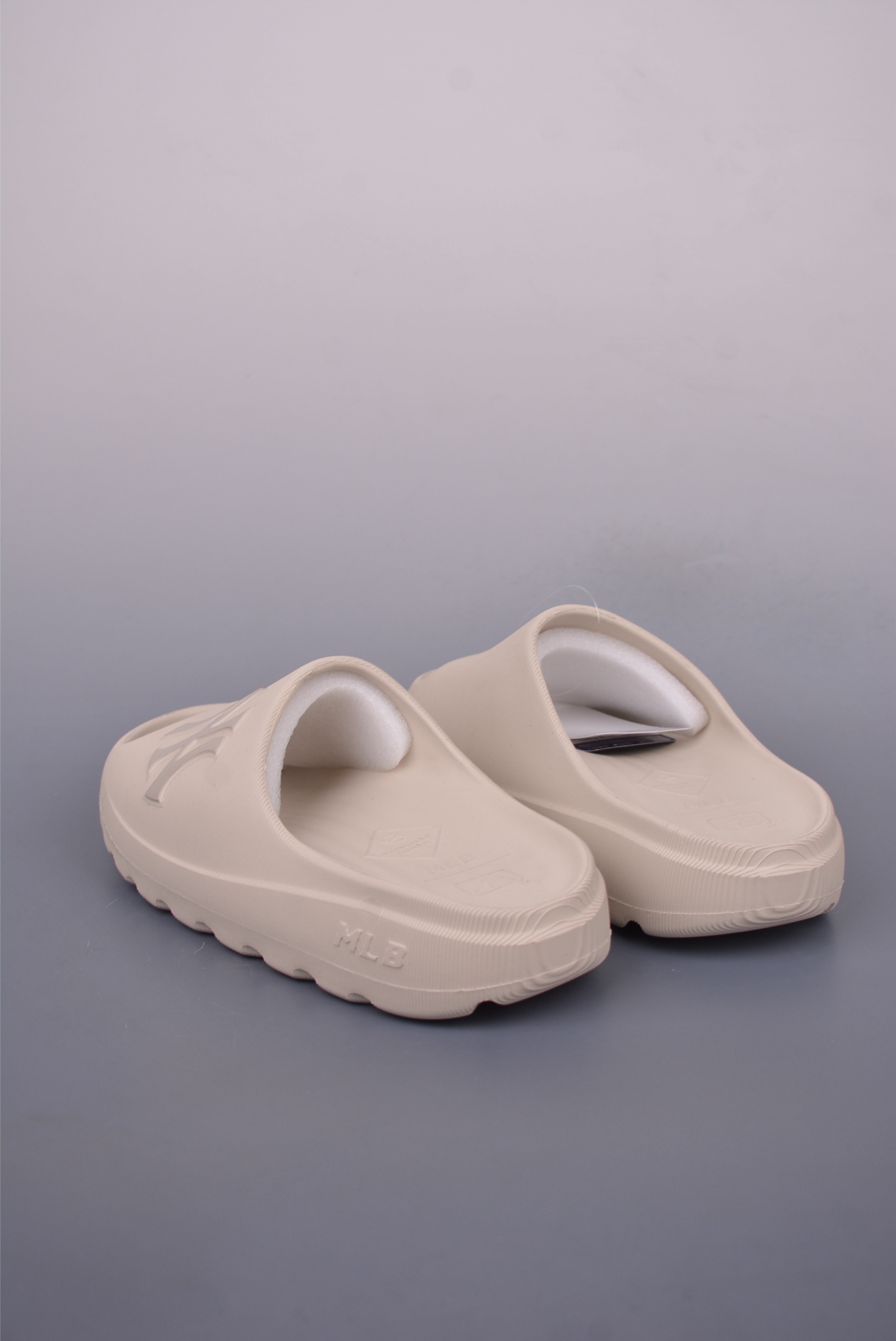 NY美国榄球洋基队限定 x 韩国限定MLB MLB 夏季单品 韩国代购品质 MLB 拖鞋-Chinese UA Cheap High Quatity Brand Clothes Bags handbags Sneakers wholesale wholesaler seller from China Factory suppliers Fashion Clothing Shoes best Quality Beautiful Price NY美国榄球洋基队限定 x 韩国限定MLB MLB 夏季单品 韩国代购品质 MLB 拖鞋