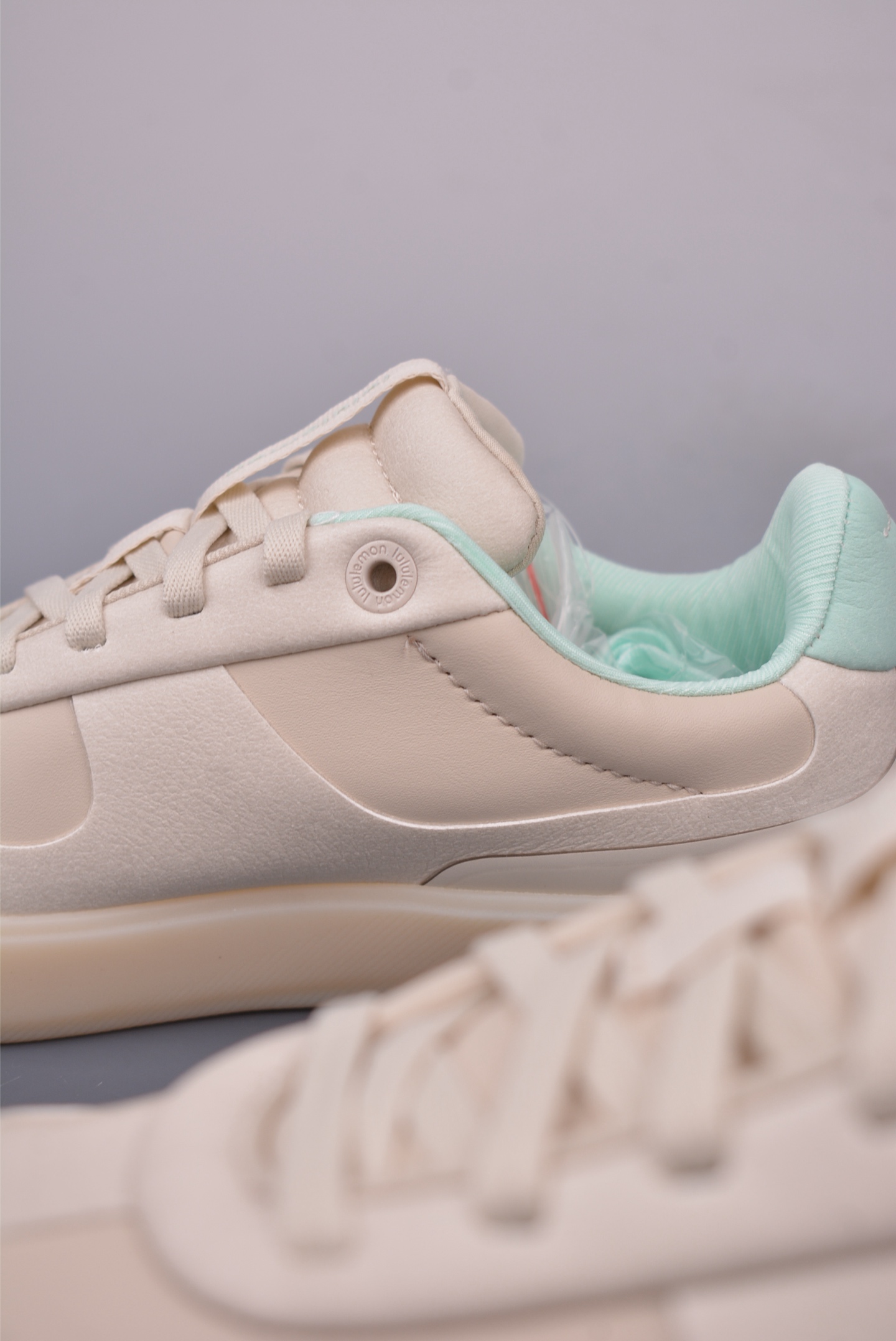 国际瑜伽服装运动品牌 广东纯原版本 露露乐蒙/Lululemon W Cityverse Low 城市律动系列低帮健身训练透气休闲运动板鞋  LW9FFIS